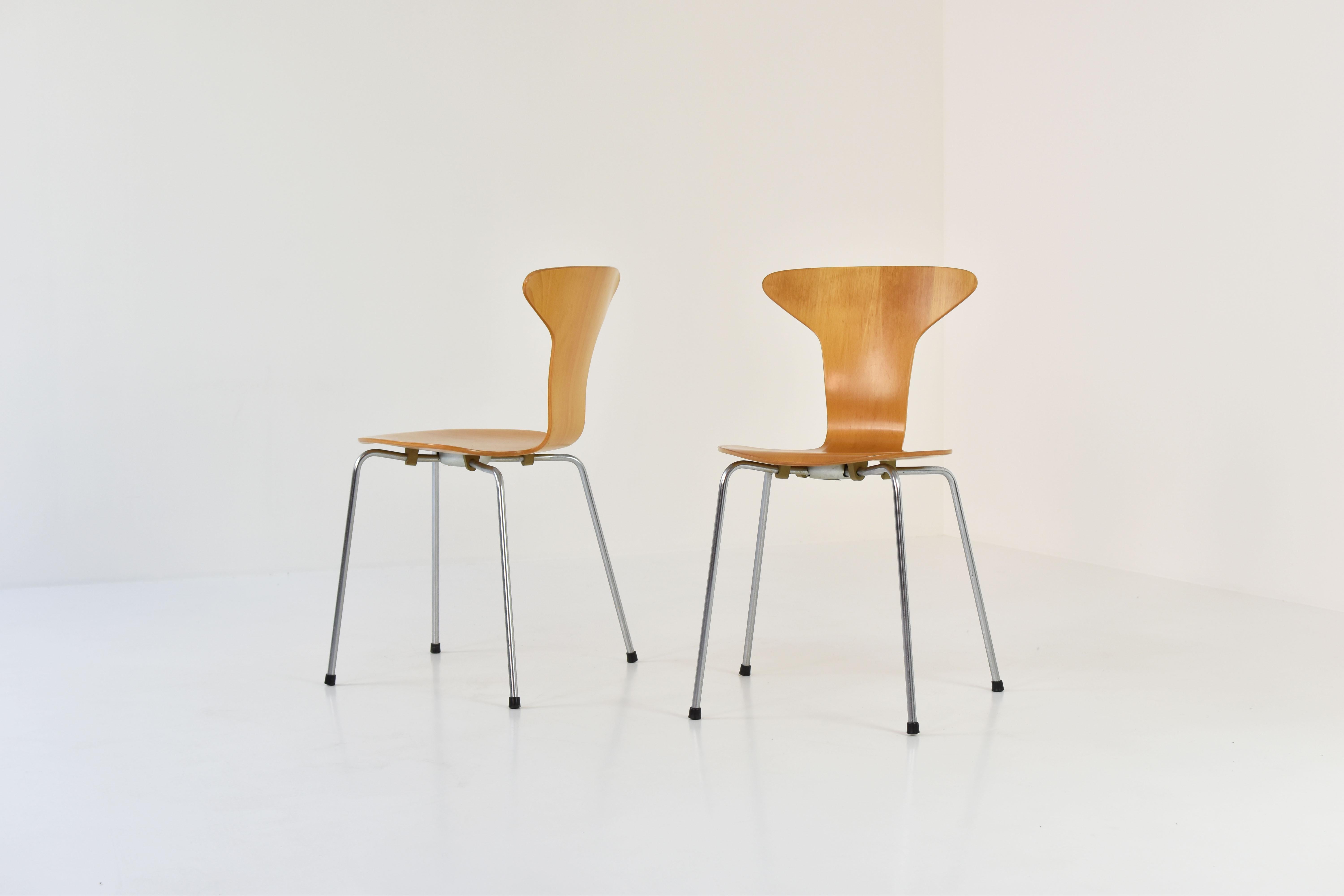 Scandinavian Modern Set of 4 ‘Mosquito’ Dining Chairs by A. Jacobsen for Fritz Hansen, Denmark 1950s