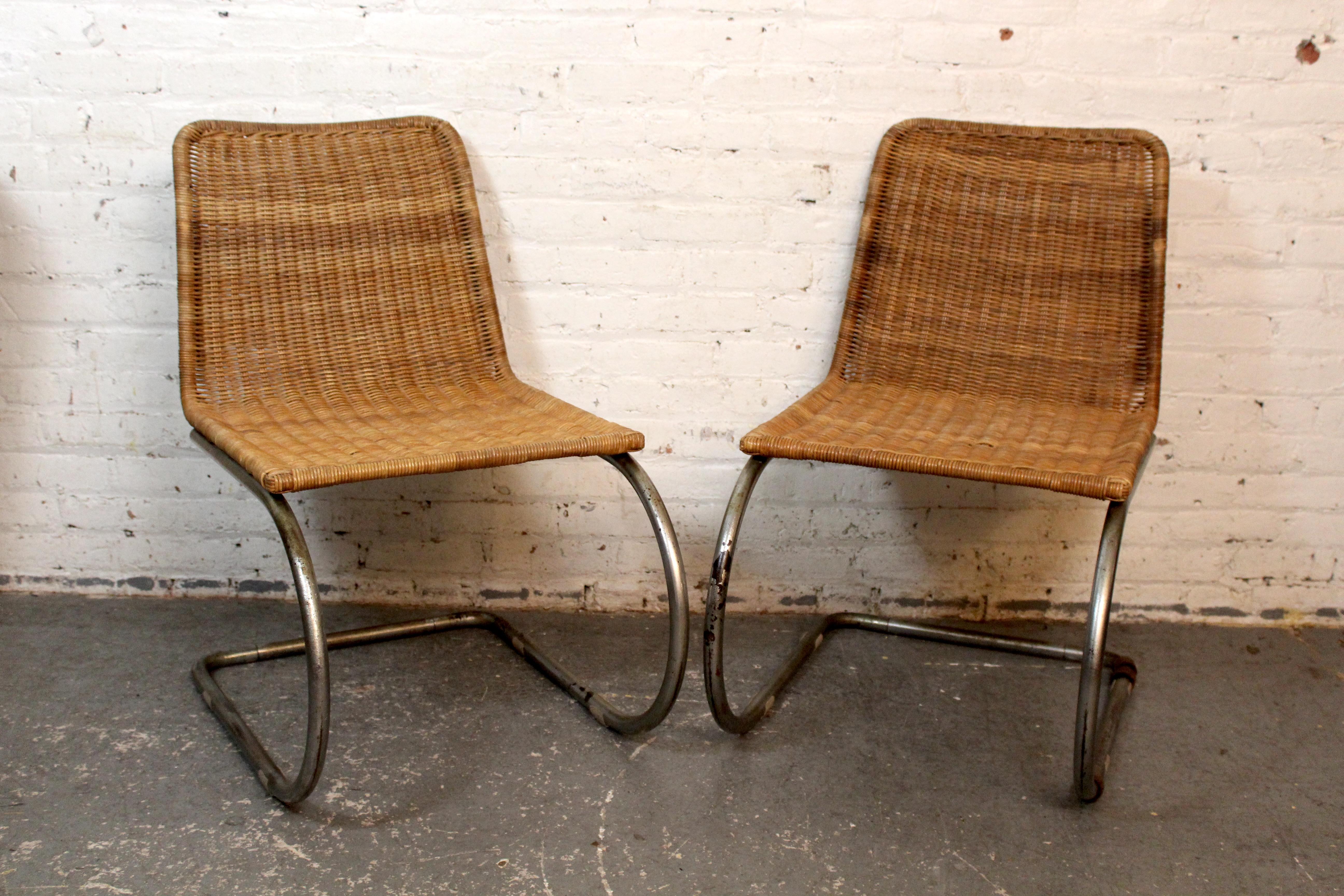 Ensemble de 4 chaises luge de style MR 10 État moyen - En vente à Brooklyn, NY