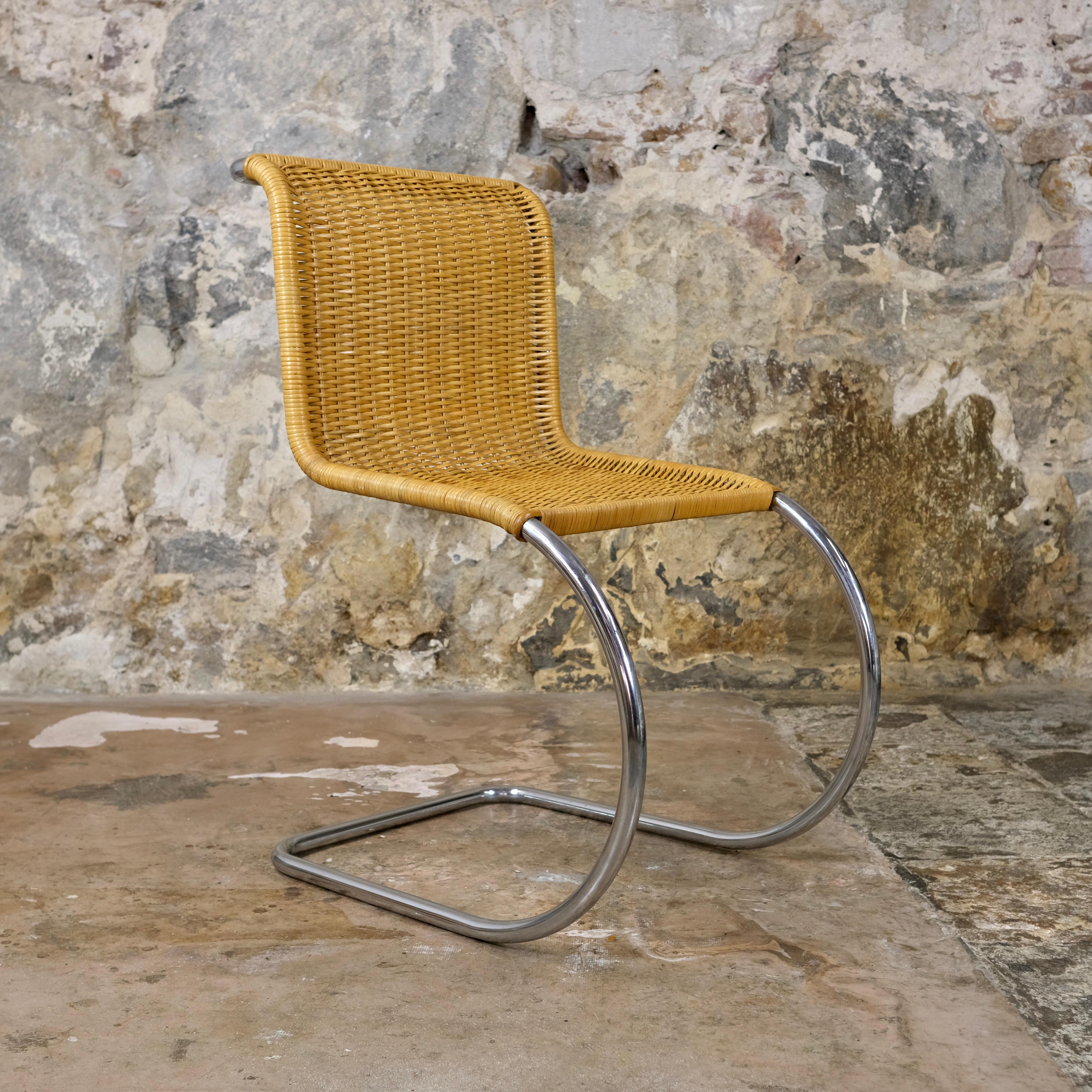 Set of 4 MR10 wicker chairs by Mies Van Der Rohe, Knoll, 1970s In Good Condition In Lyon, FR