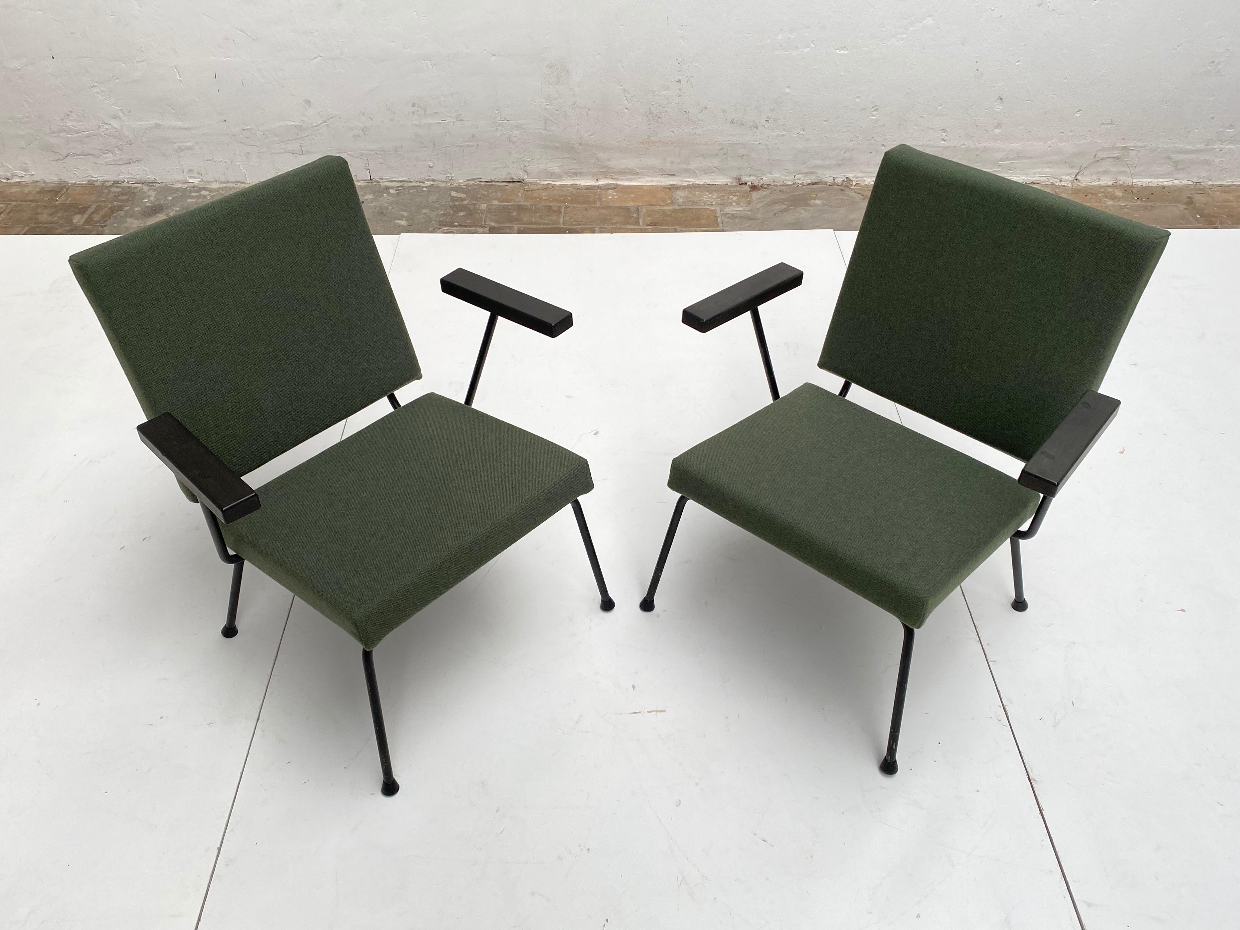 Mid-20th Century Set of 4 Multi Coloured Wim Rietveld 415 Chairs for Gispen 1954 New Upholstery