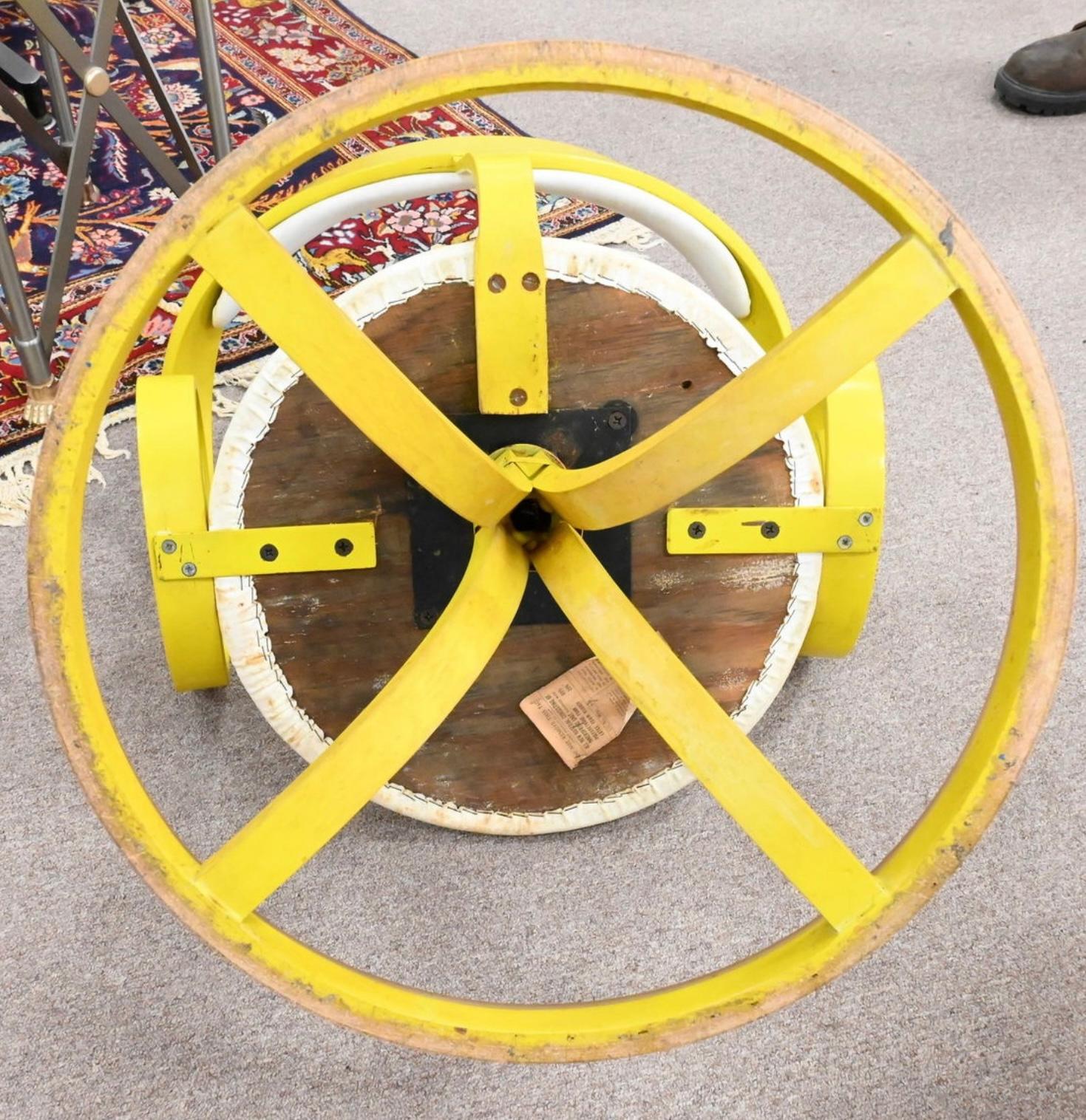 Ensemble de 4 fauteuils jaune moutarde George Mulhauser pour Plycraft Sultana en vente 8