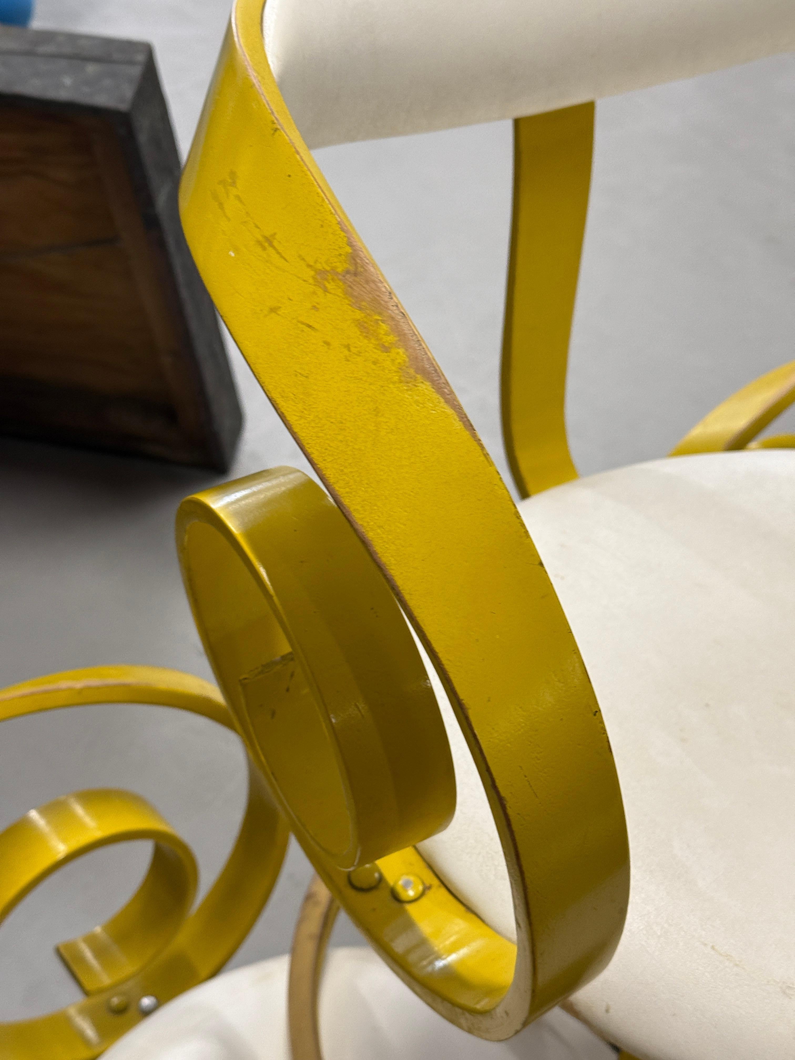 Fait main Ensemble de 4 fauteuils jaune moutarde George Mulhauser pour Plycraft Sultana en vente