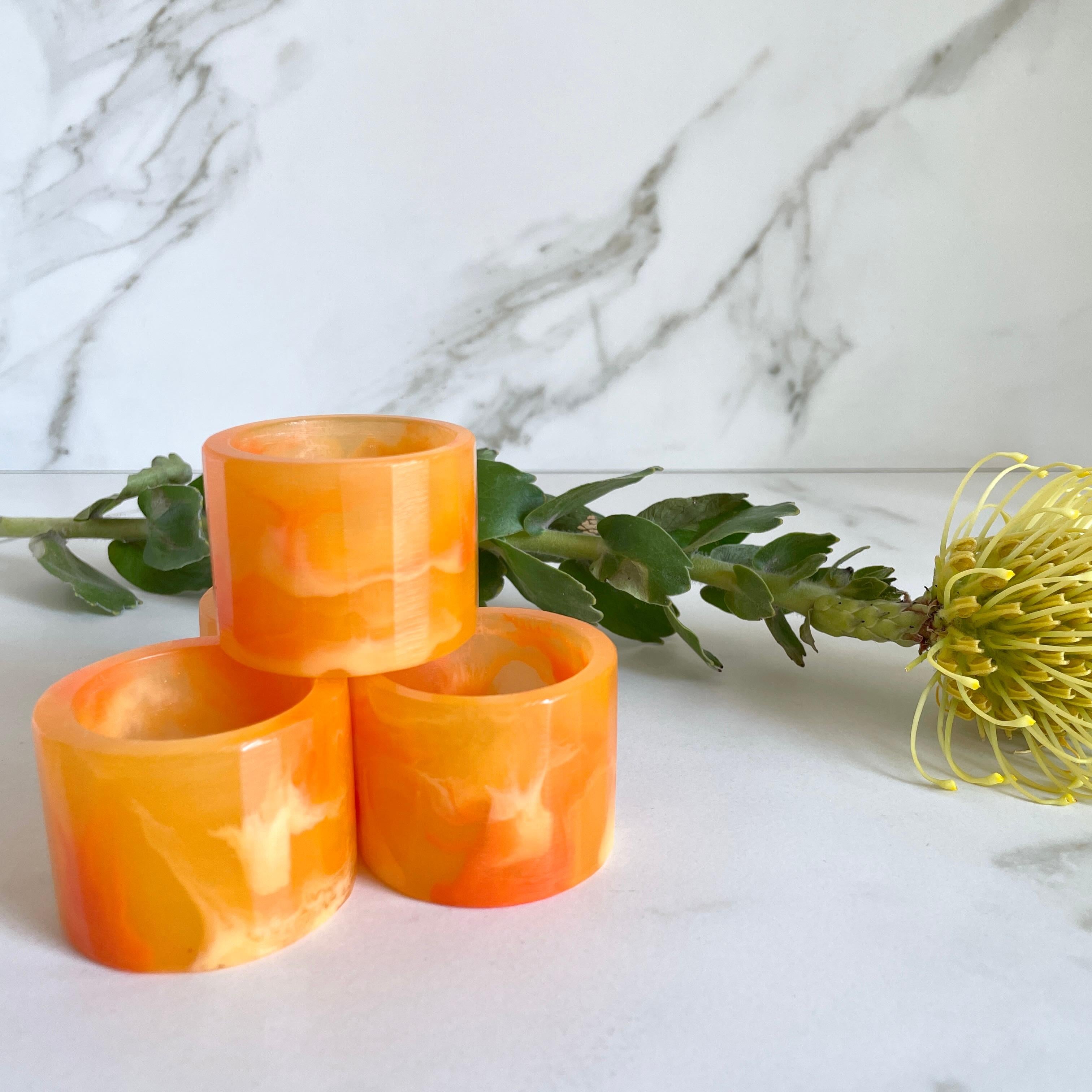 Mexican Set of 4 Napkin Rings in Orange Swirl Resin by Paola Valle For Sale