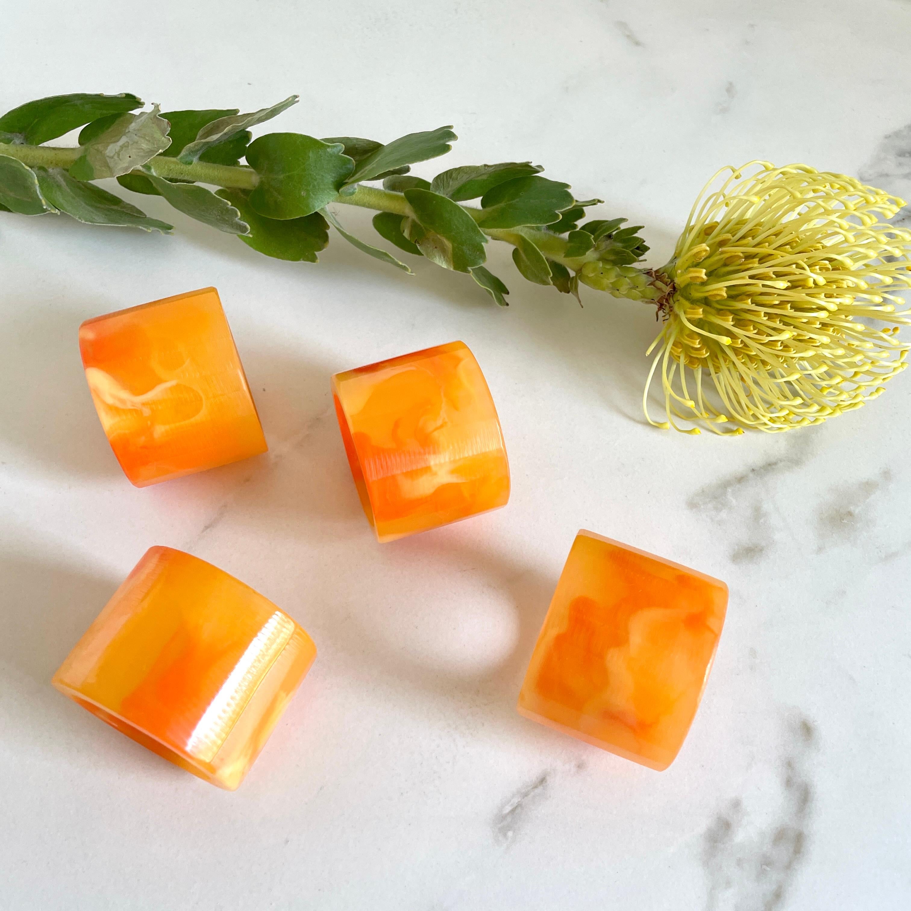 Contemporary Set of 4 Napkin Rings in Orange Swirl Resin by Paola Valle For Sale