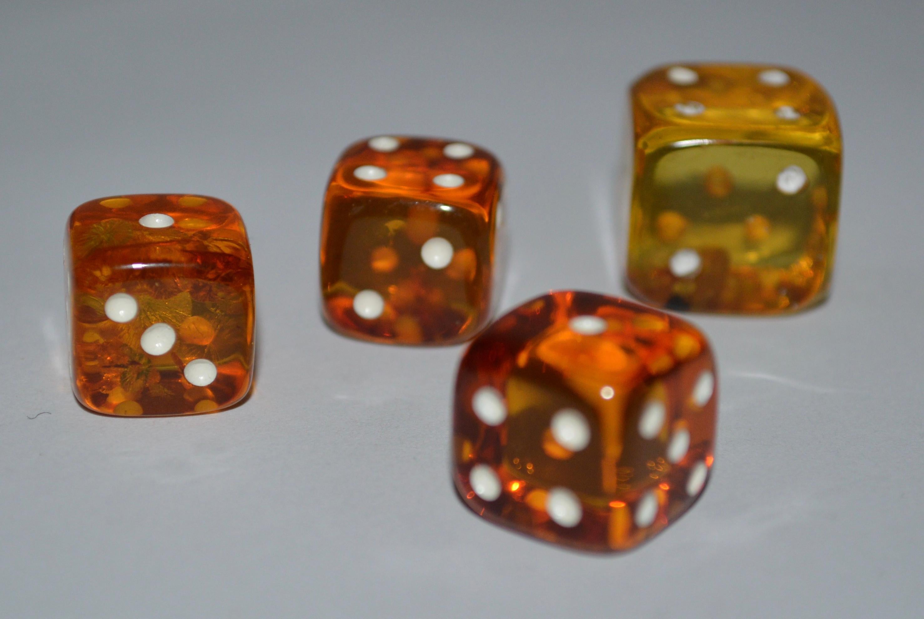 Mid-20th Century Set of 4 Natural Amber Dice, Denmark, 1960s