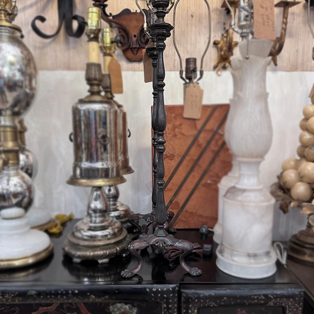 Set di 4 lampade neoclassiche in bronzo, vendute a coppia in vendita 1