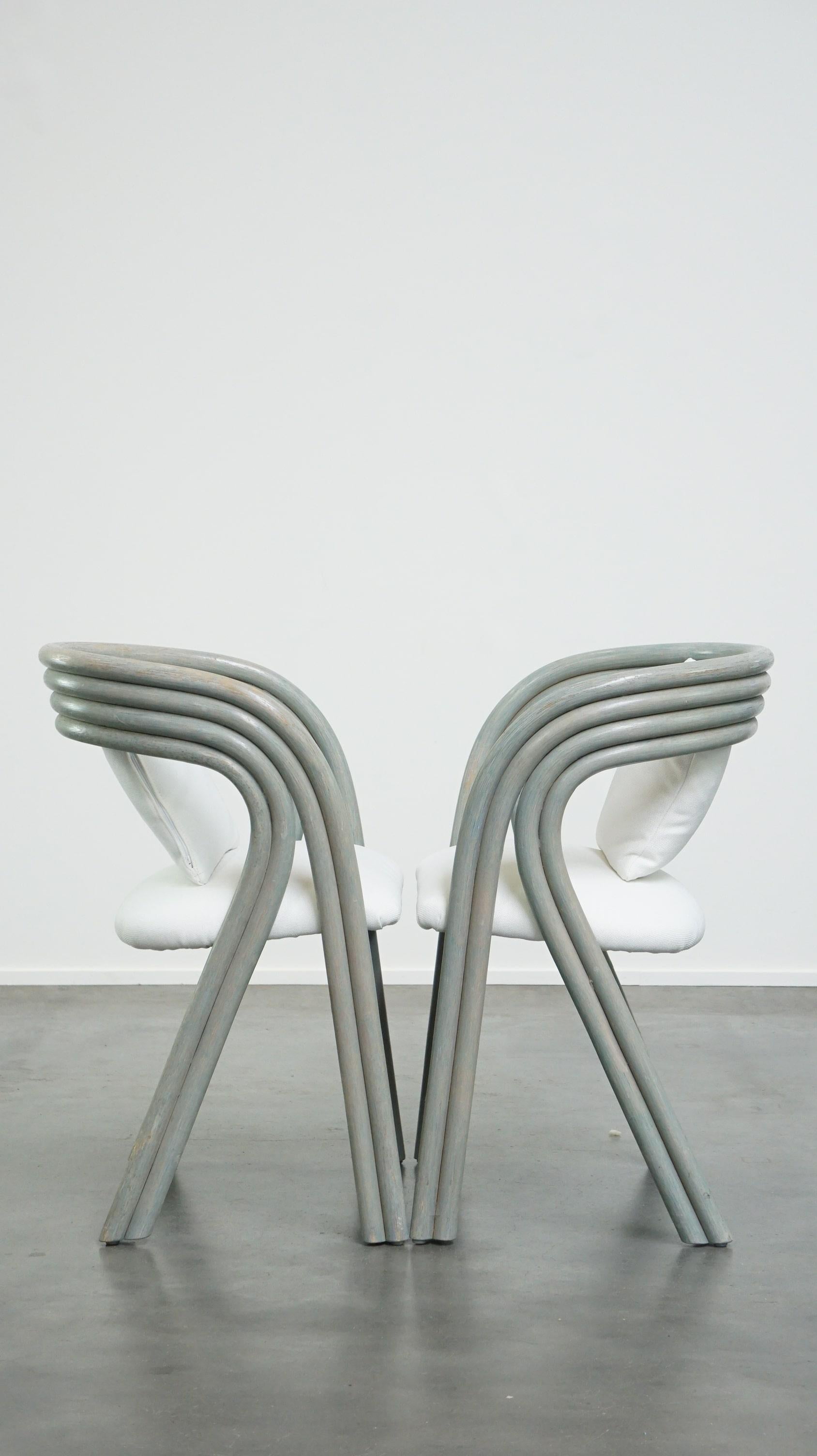 Satz von 4 neuen gepolsterten Vintage 1970s Design Esszimmerstühlen  von Axel Enthoven (Belgisch) im Angebot
