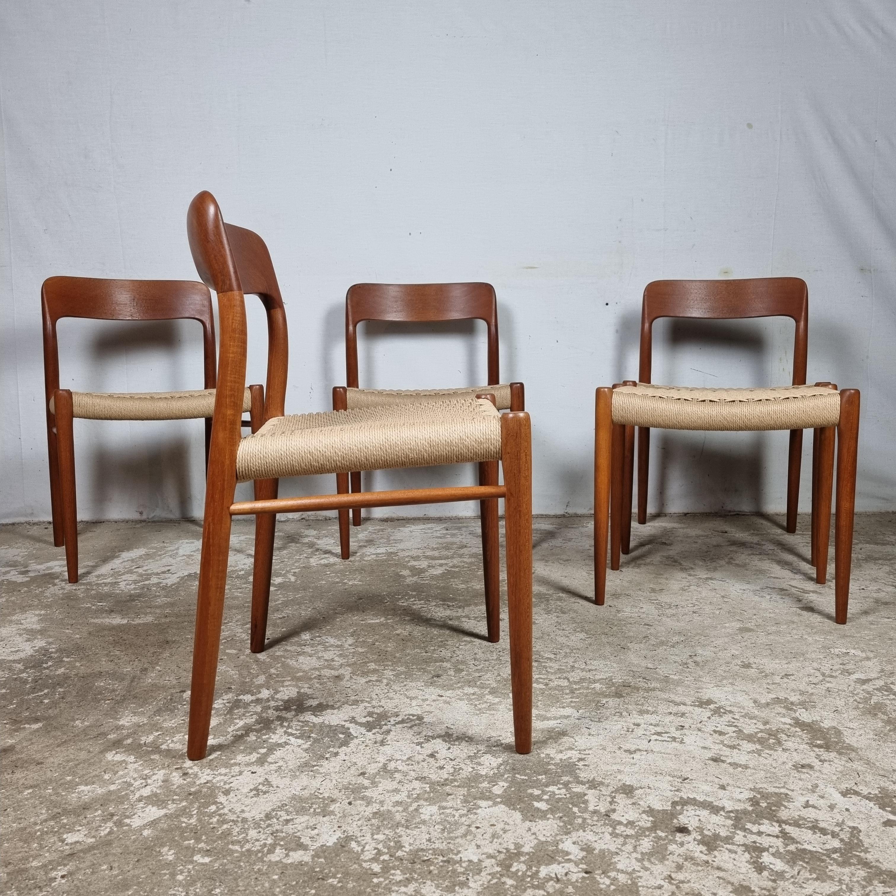 Set of 4 Niels Otto Møller Chairs Model nr 75 + Ottoman model 80A 1960s For Sale 5