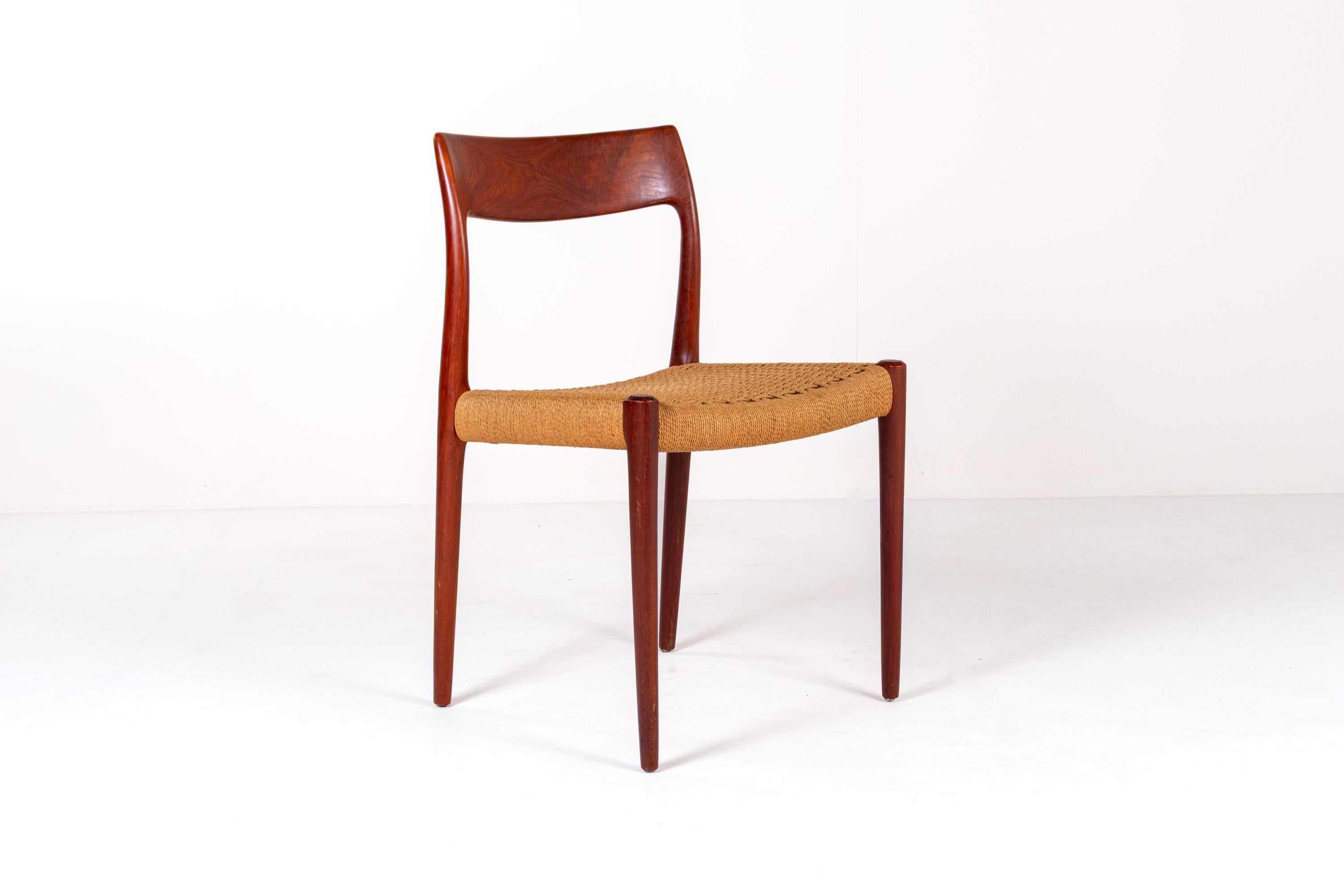 Juego de 4 sillas de comedor de teca Niels Otto Møller Model 77, Dinamarca, Años 60 en venta 3