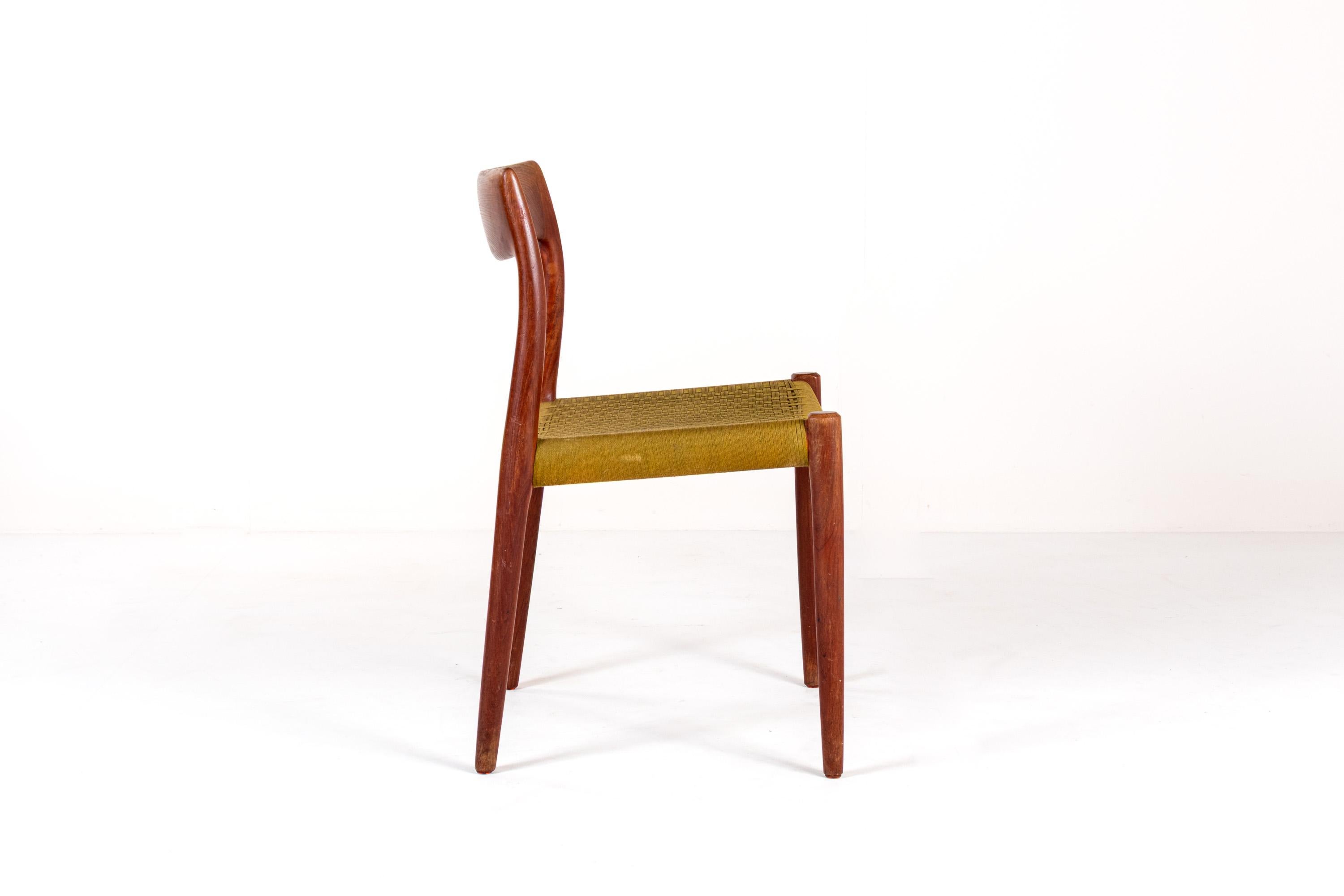 Juego de 4 sillas de comedor de teca Niels Otto Møller Model 77, Dinamarca, Años 60 Europeo en venta