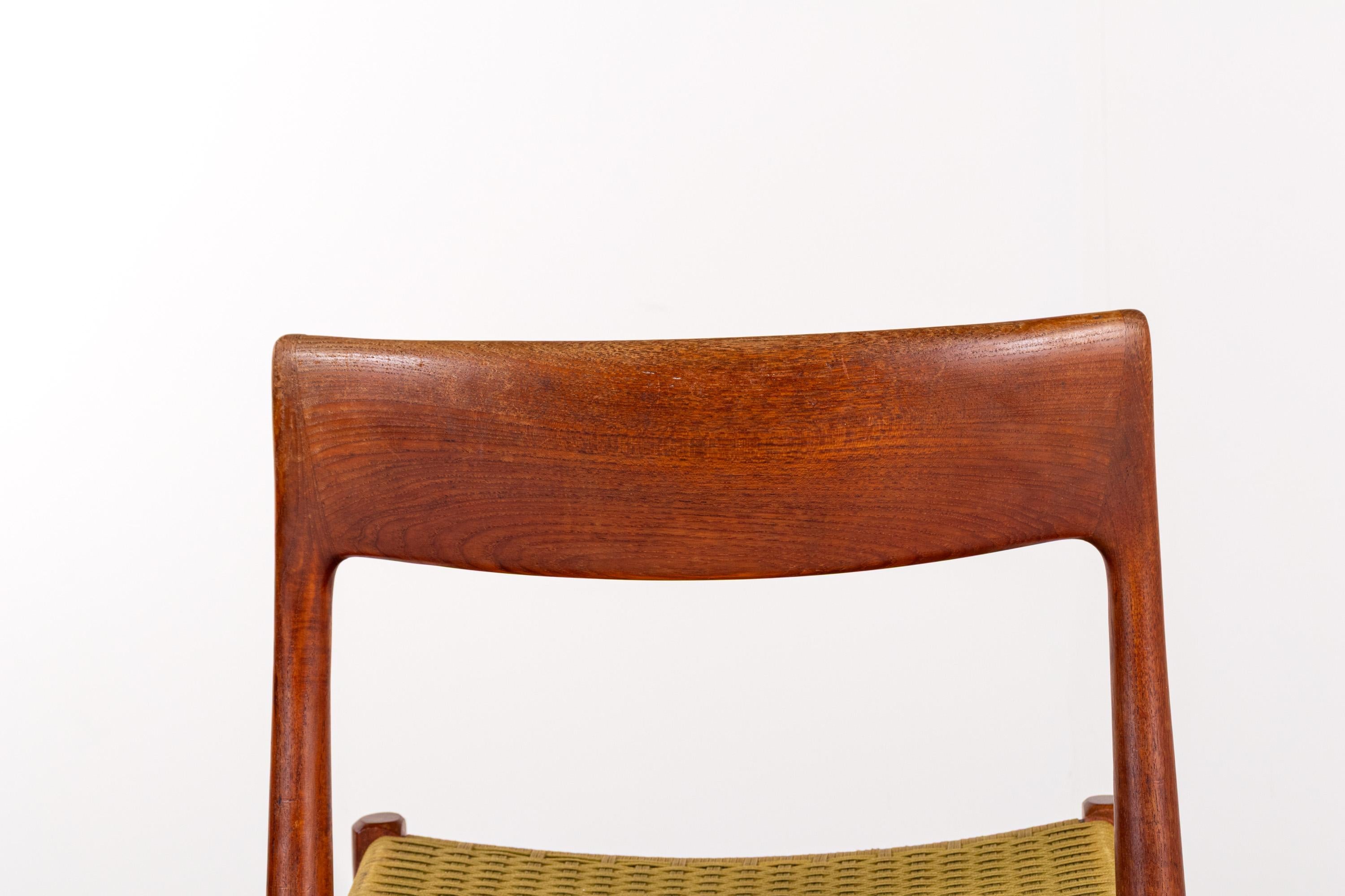 Juego de 4 sillas de comedor de teca Niels Otto Møller Model 77, Dinamarca, Años 60 mediados del siglo XX en venta