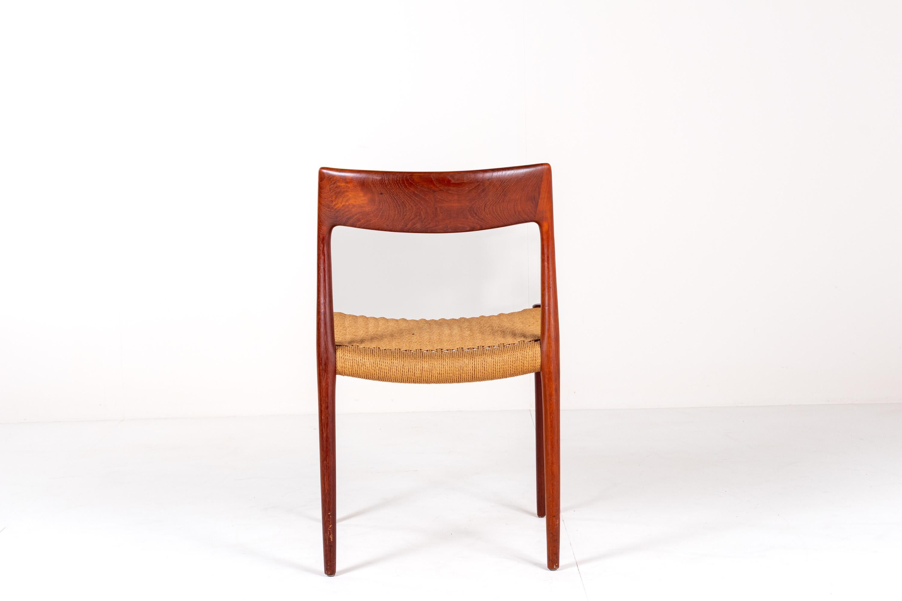 Juego de 4 sillas de comedor de teca Niels Otto Møller Model 77, Dinamarca, Años 60 en venta 1