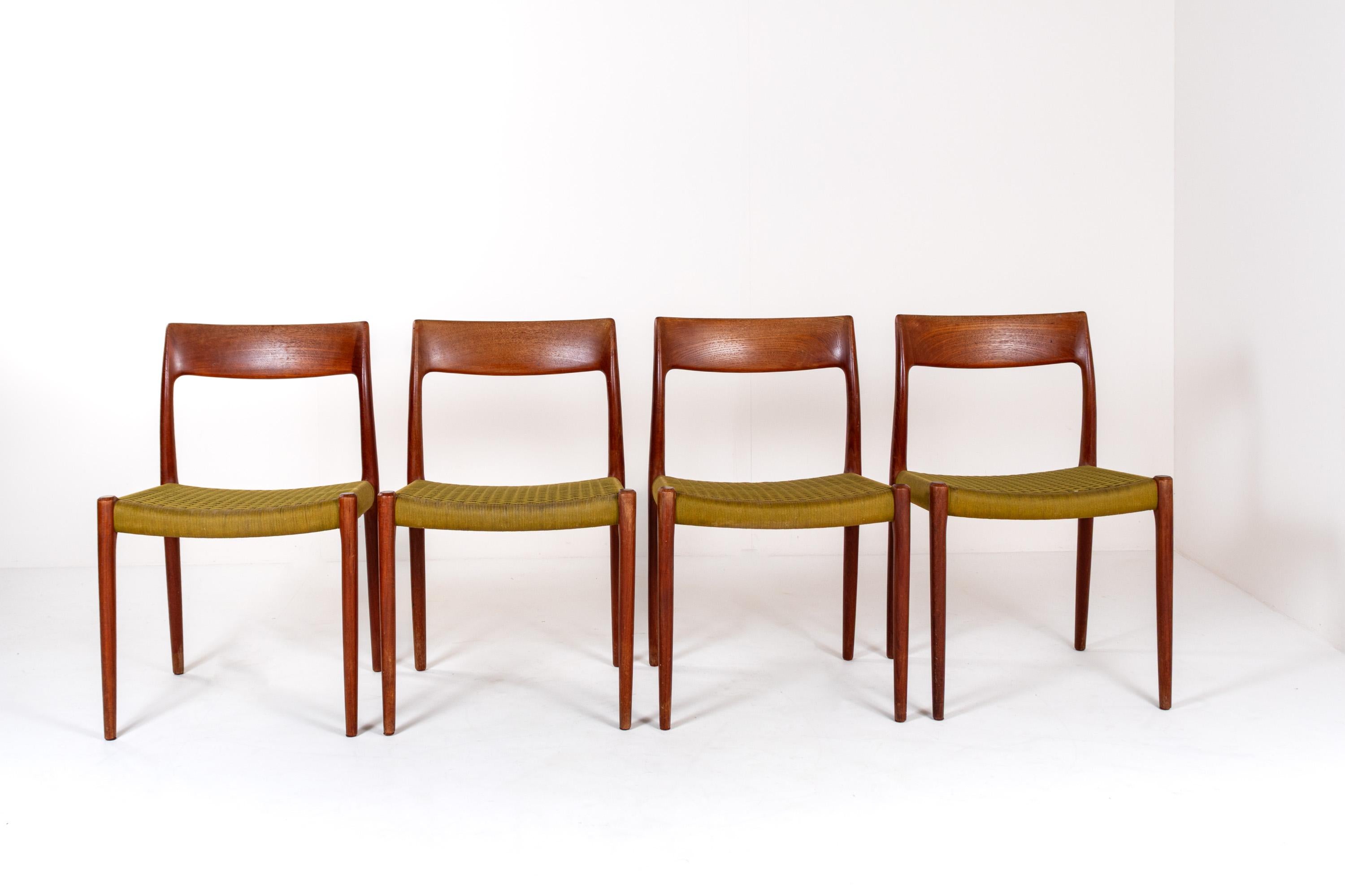 Juego de 4 sillas de comedor de teca Niels Otto Møller Model 77, Dinamarca, Años 60 en venta 2