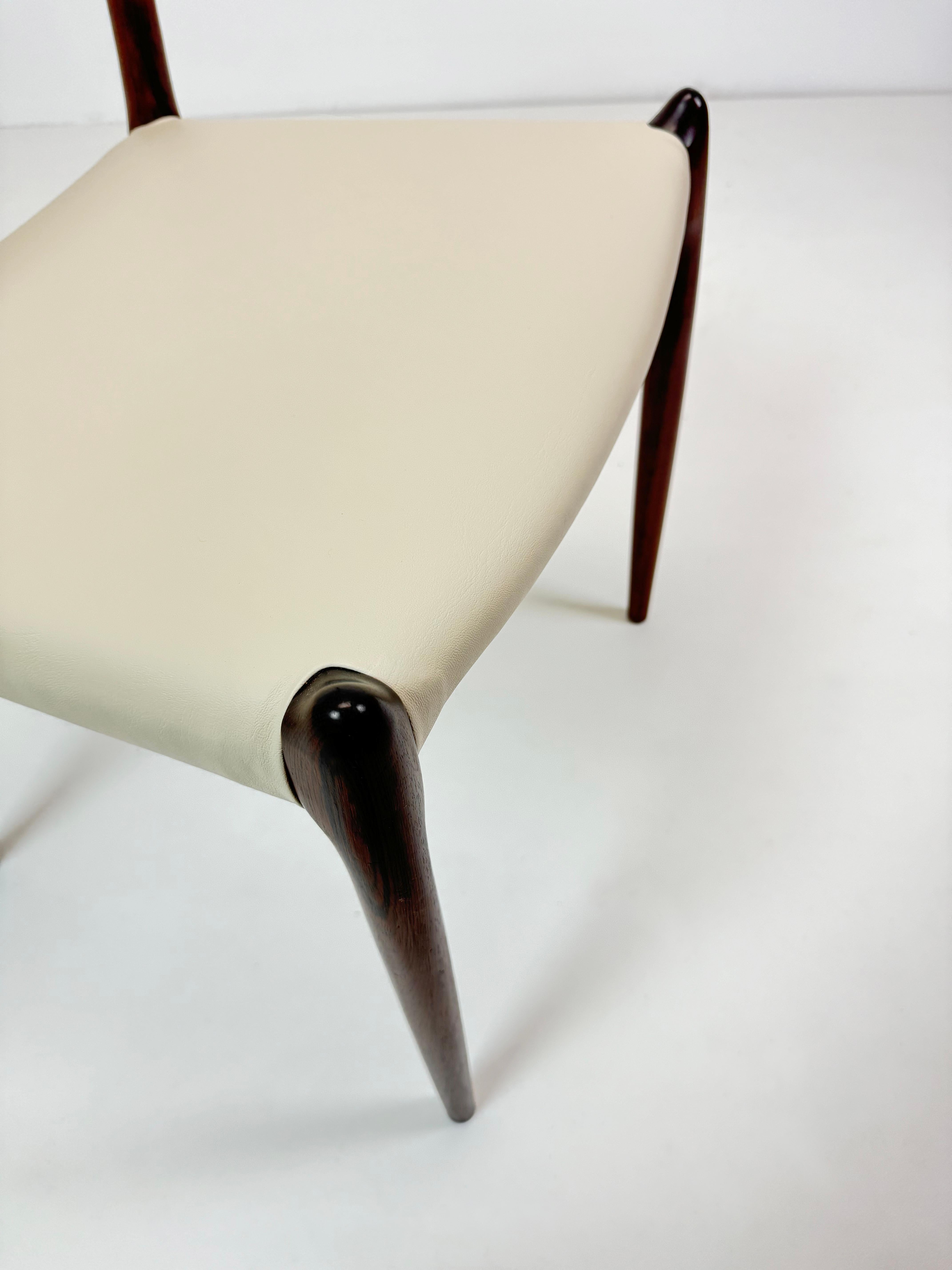 Ensemble de 4 chaises de salle à manger en bois de rose Niels Otto Møller, modèle 78, Danemark. 1960's en vente 2