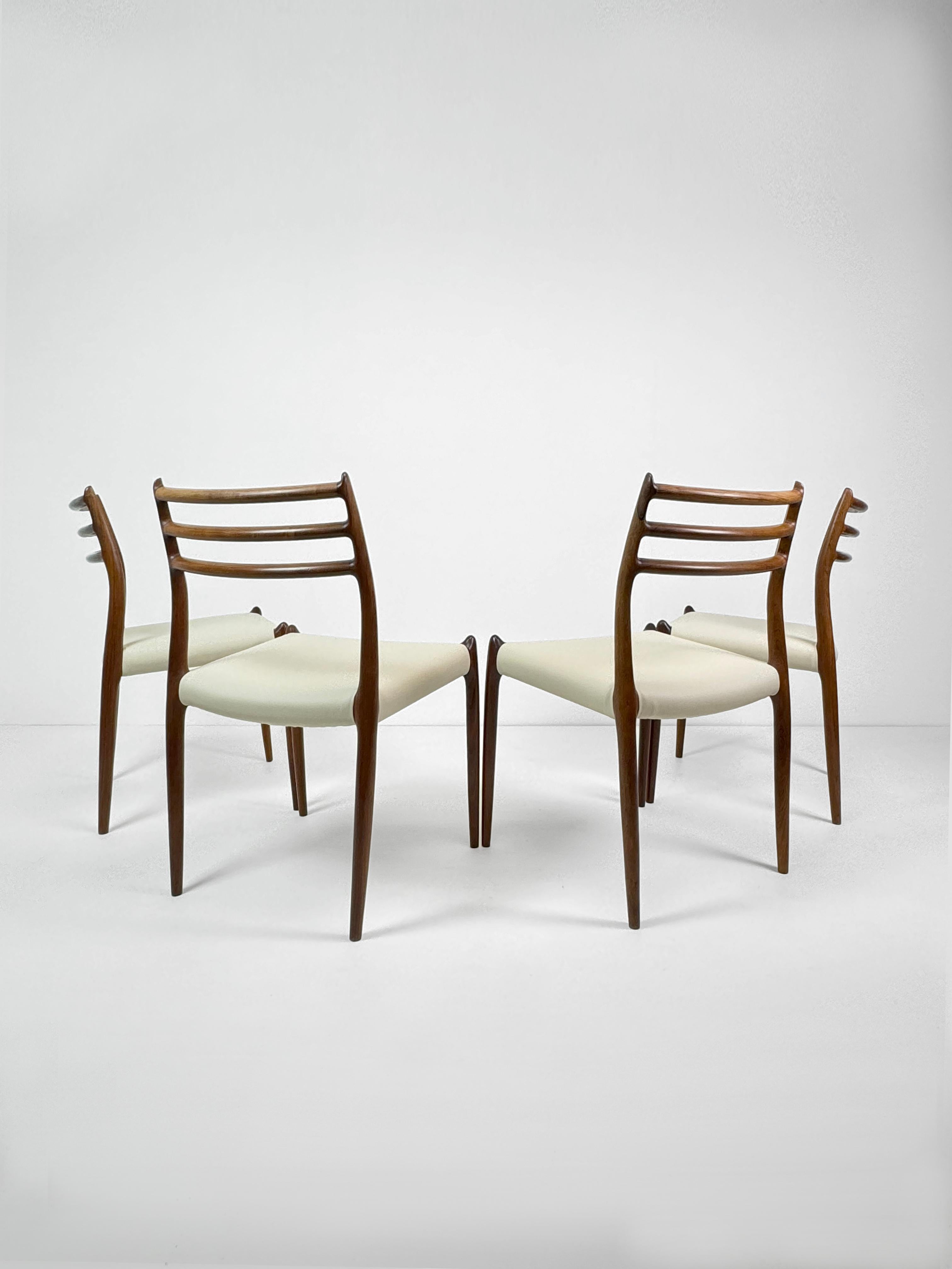 Ensemble de 4 chaises de salle à manger en bois de rose Niels Otto Møller, modèle 78, Danemark. 1960's en vente 1