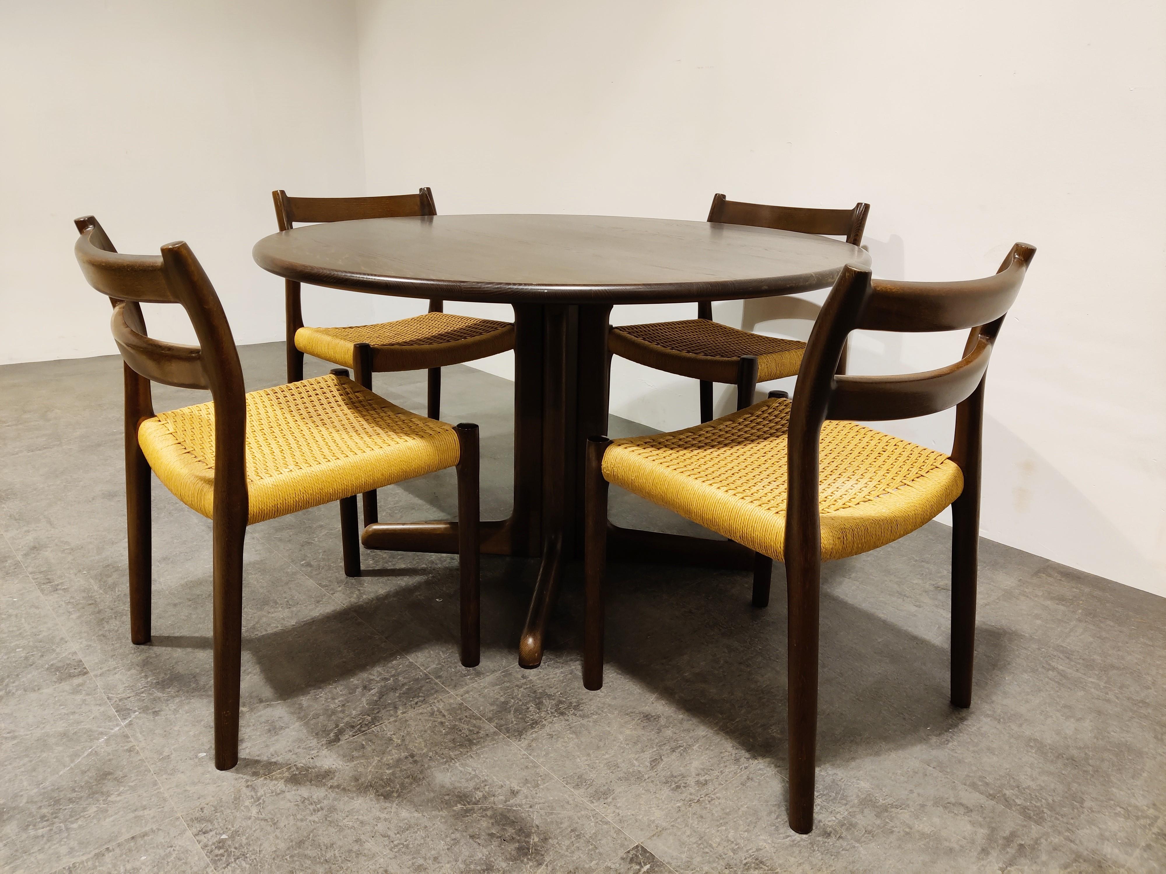 Danish Set of 4 Niels Otto Moller Model 84 Dining Chairs with Table, 1960s For Sale