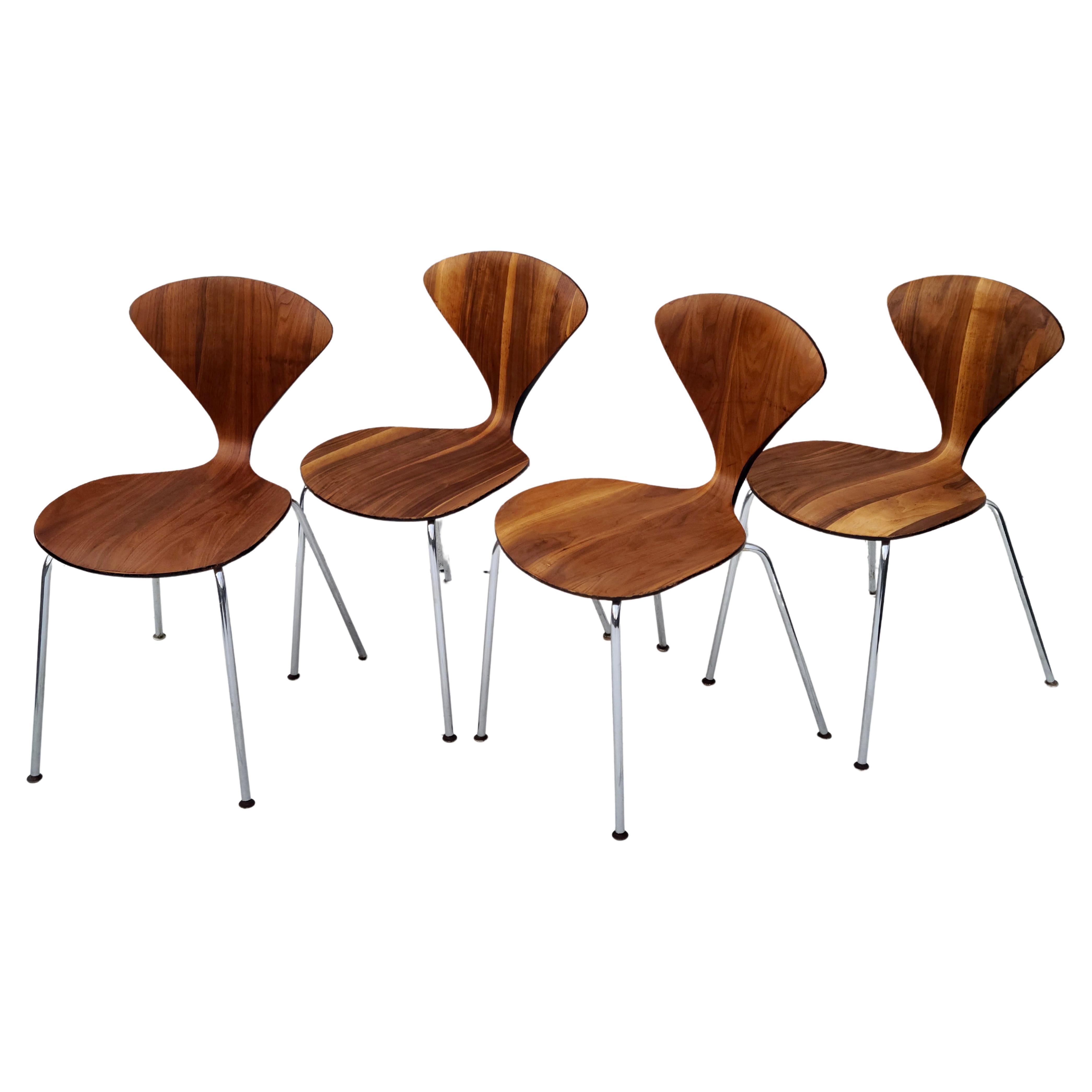 Set of 4 Norman Cherner Directional Side Chairs Plycraft In Good Condition For Sale In Fraser, MI