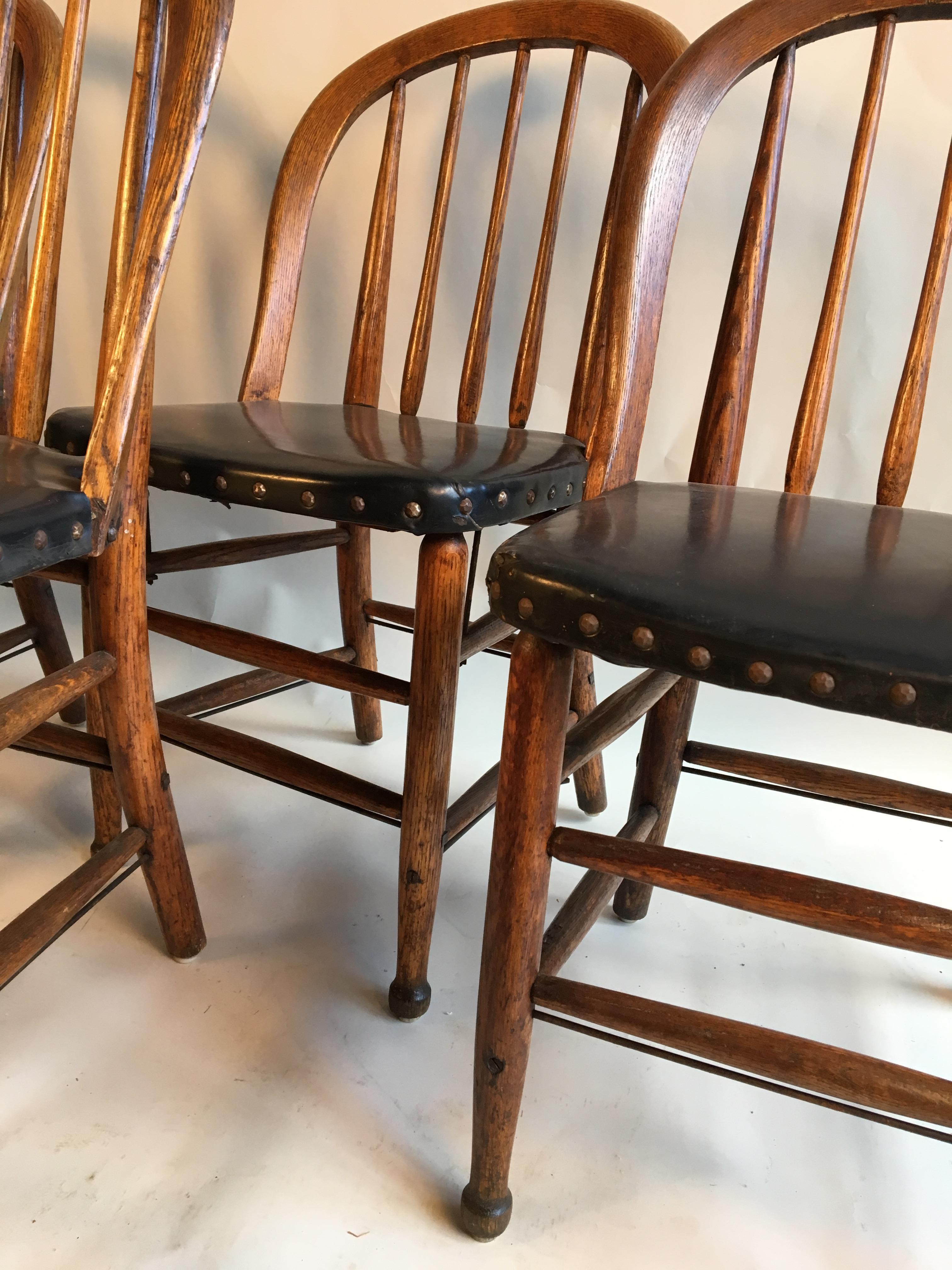 American Set of 4 Oak Barrel-Back Chairs, circa 1880