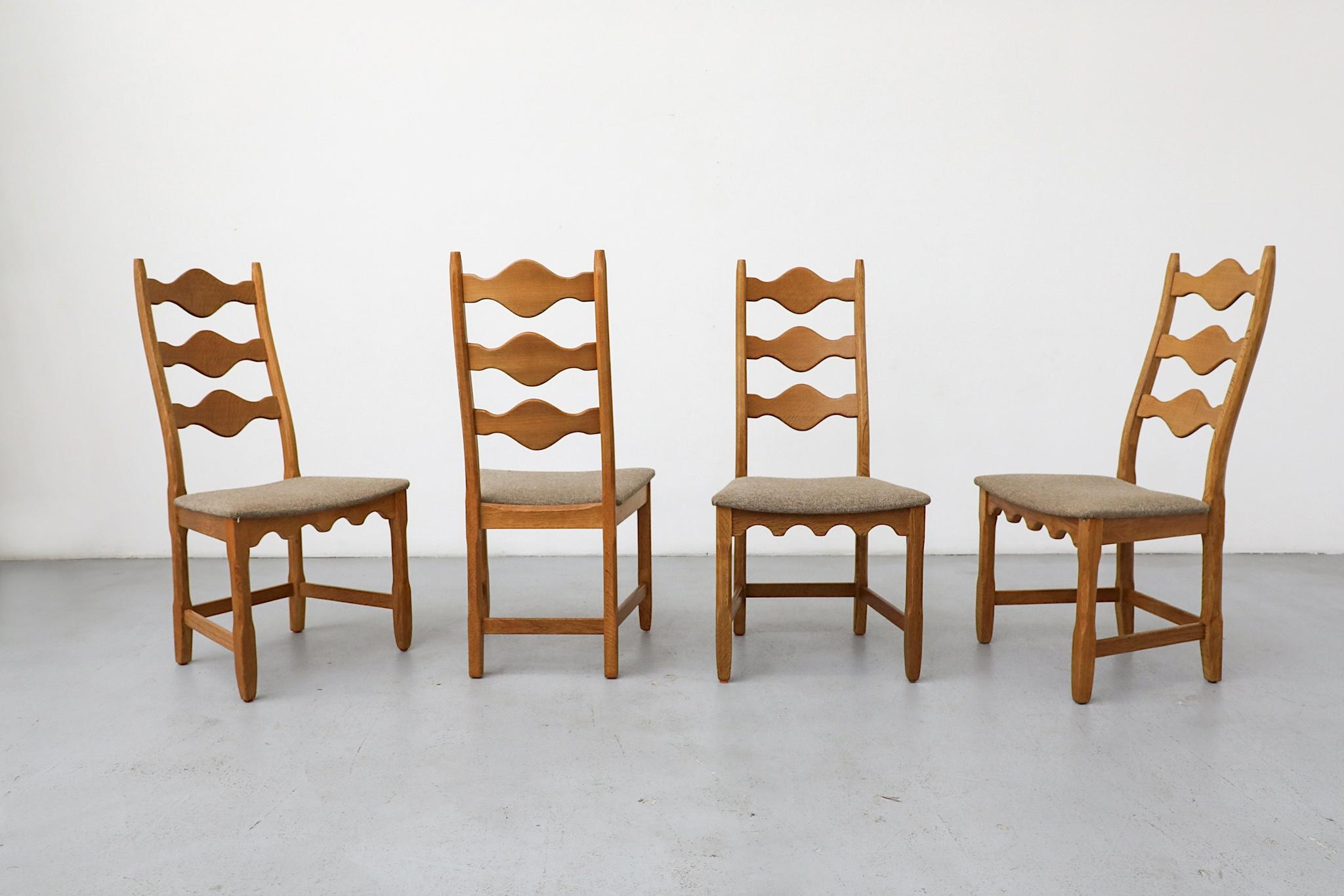 Set di 4 sedie da pranzo con schienale decorativo in Oak Brutalist di Henning Kjaernulf in vendita 10