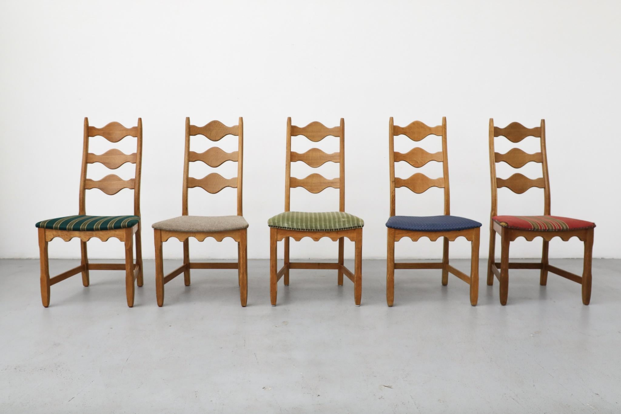 Set di 4 sedie da pranzo con schienale decorativo in Oak Brutalist di Henning Kjaernulf in vendita 11