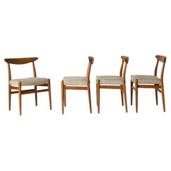 Set of 4 Oak W2 Chairs by Hans Wegner