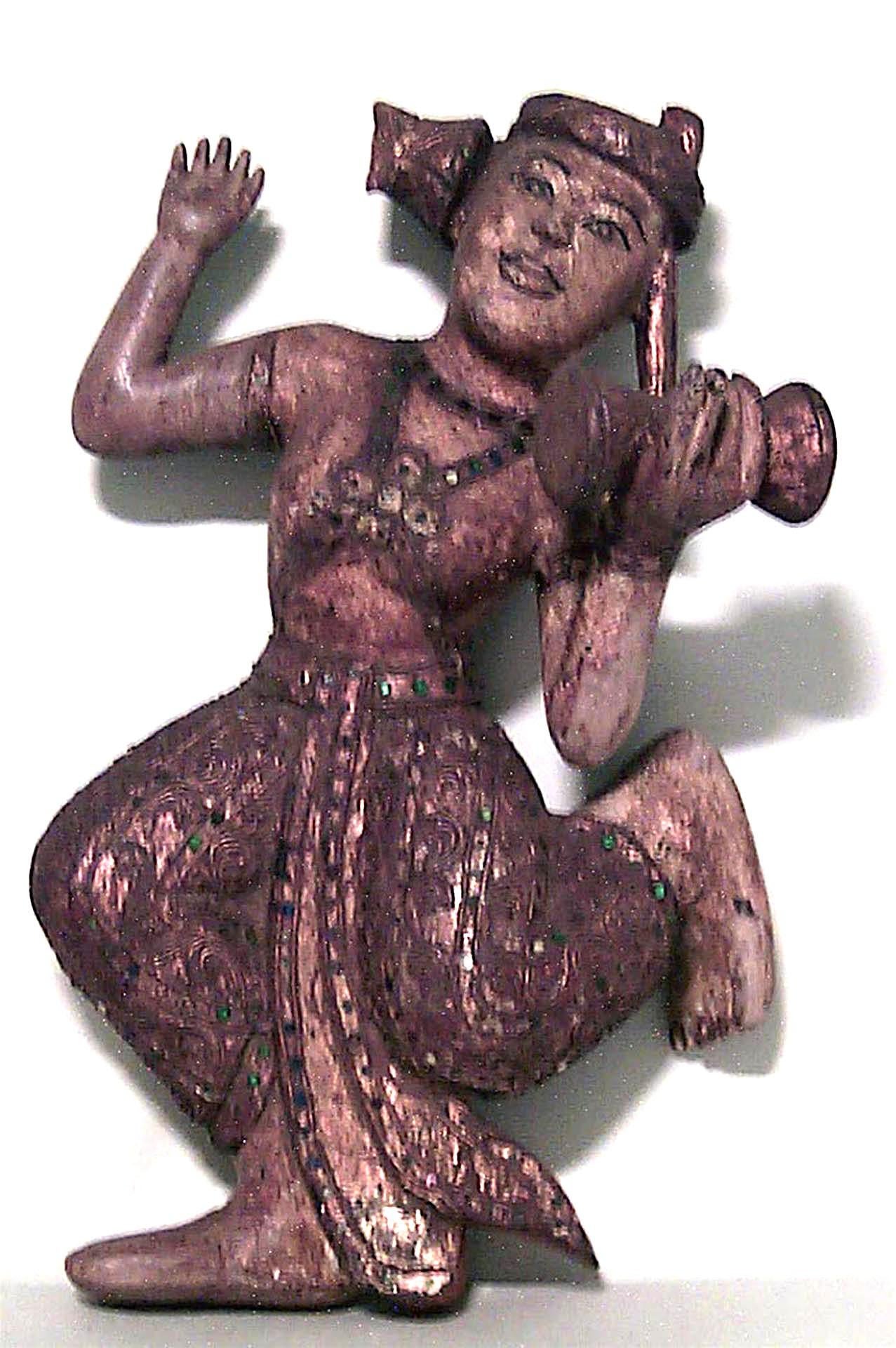 Hand-Carved Set of 4 Siamese Gold Dancing Figures For Sale