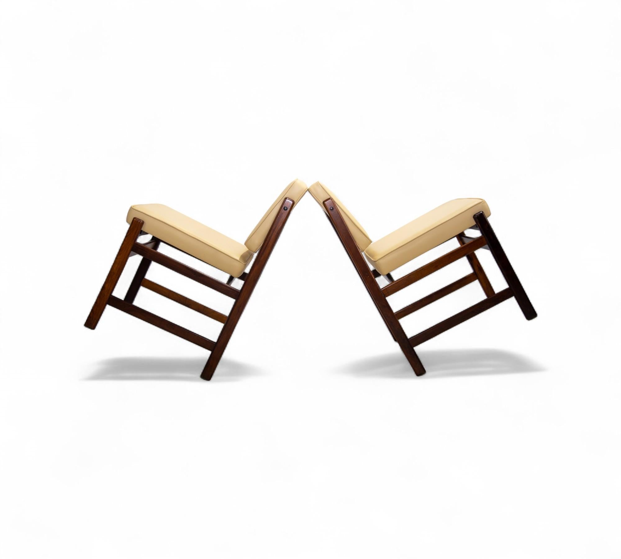 Set of 4 of “Marco” Chairs in Hardwood & Leather by Sergio Rodrigues, c. 1960s (Leder) im Angebot