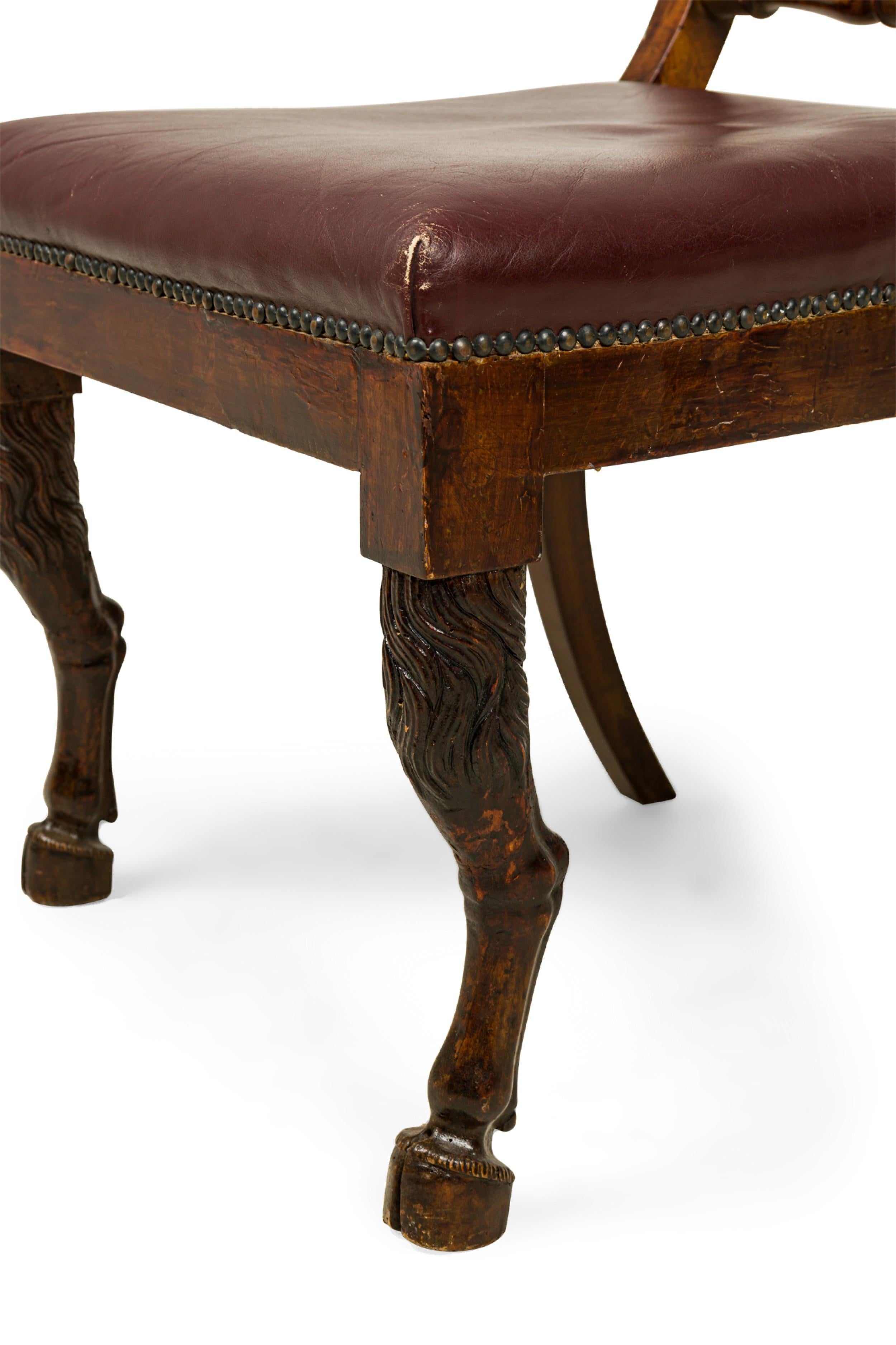 Ensemble de 4 chaises d'appoint tournées et sculptées en acajou bourguignon tapissé en vente 2