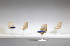 Set of 4 Off White Tulip 151 Chair by Eero Saarinen for Knoll Mid-Century Modern