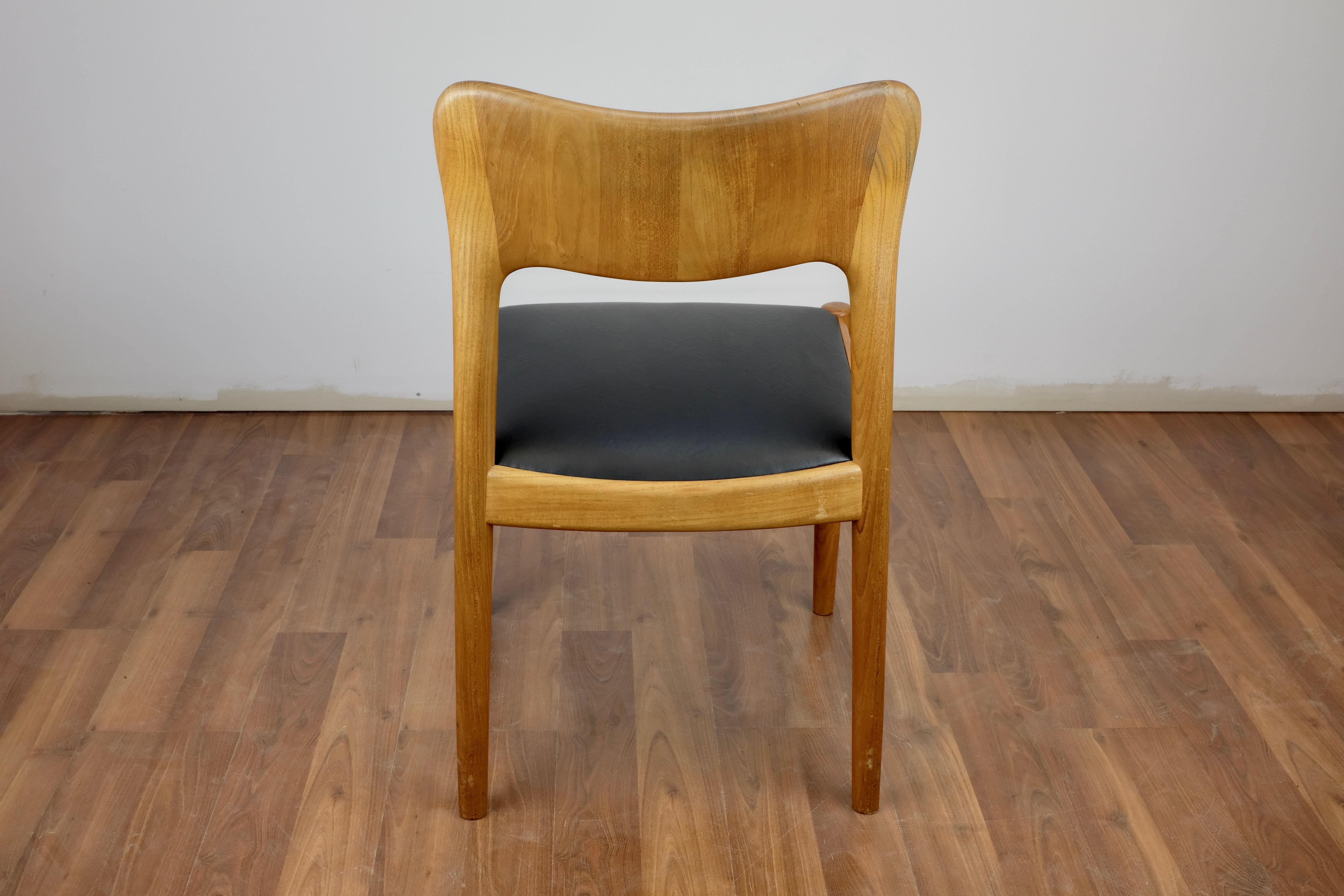 Set of 4 Ole Dining Chairs by John Mortensen for Koefoeds-Hornslet In Excellent Condition For Sale In Ottawa, ON