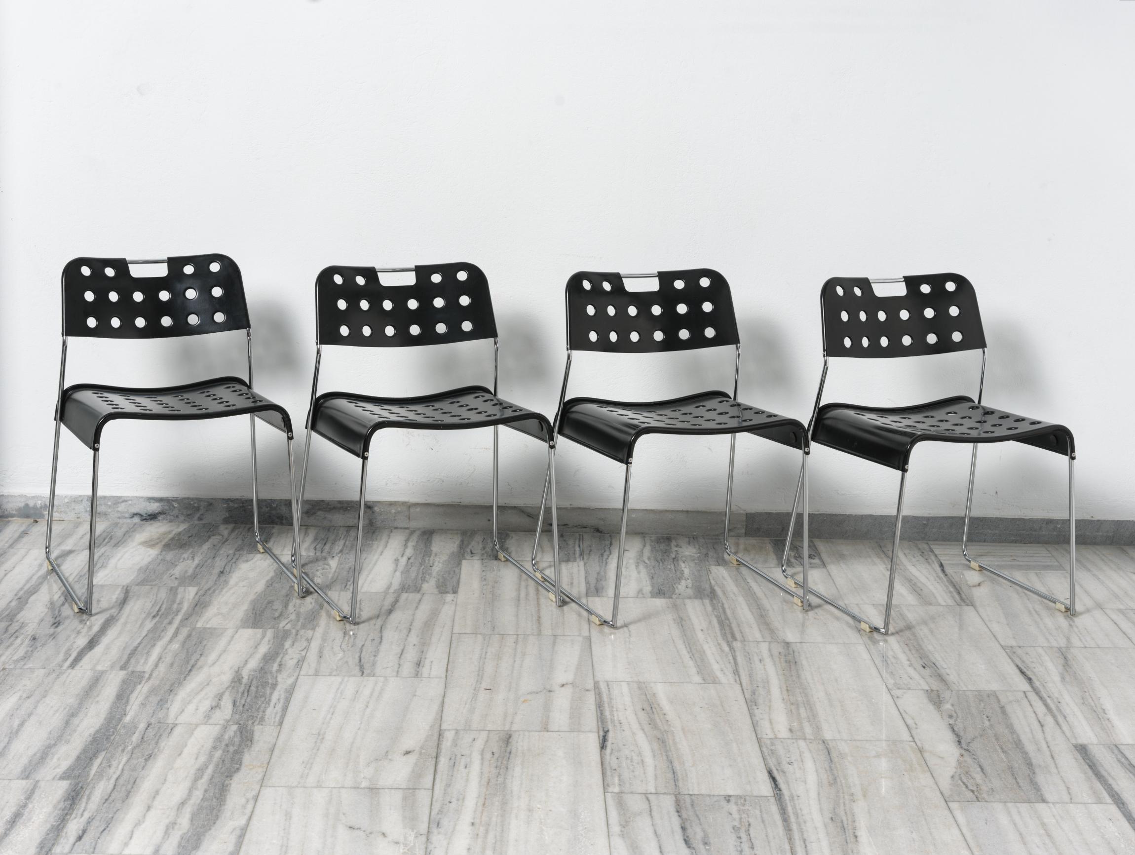Set of 4 Omkstak stacking chairs by Rodney Kinsman for Bieffeplast, Italy 1970s For Sale 3