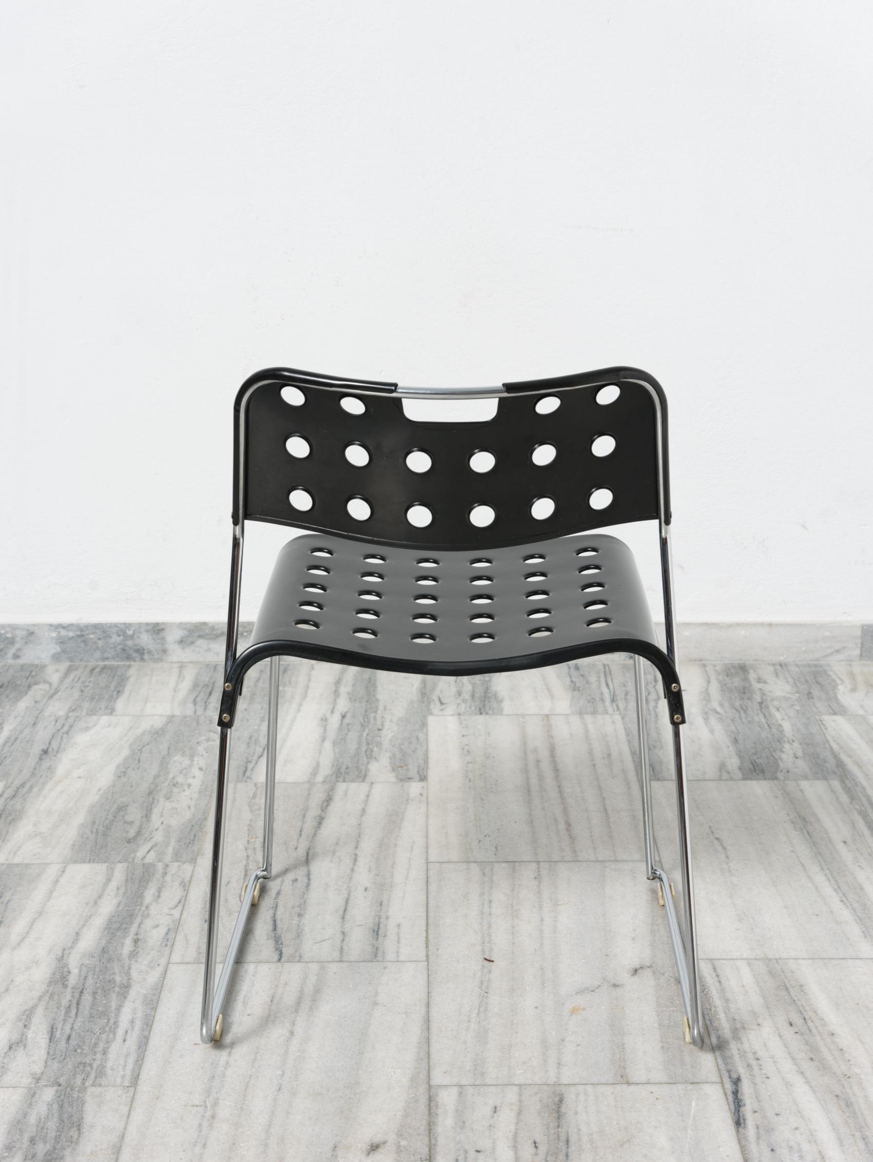 Set of 4 Omkstak stacking chairs by Rodney Kinsman for Bieffeplast, Italy 1970s For Sale 1