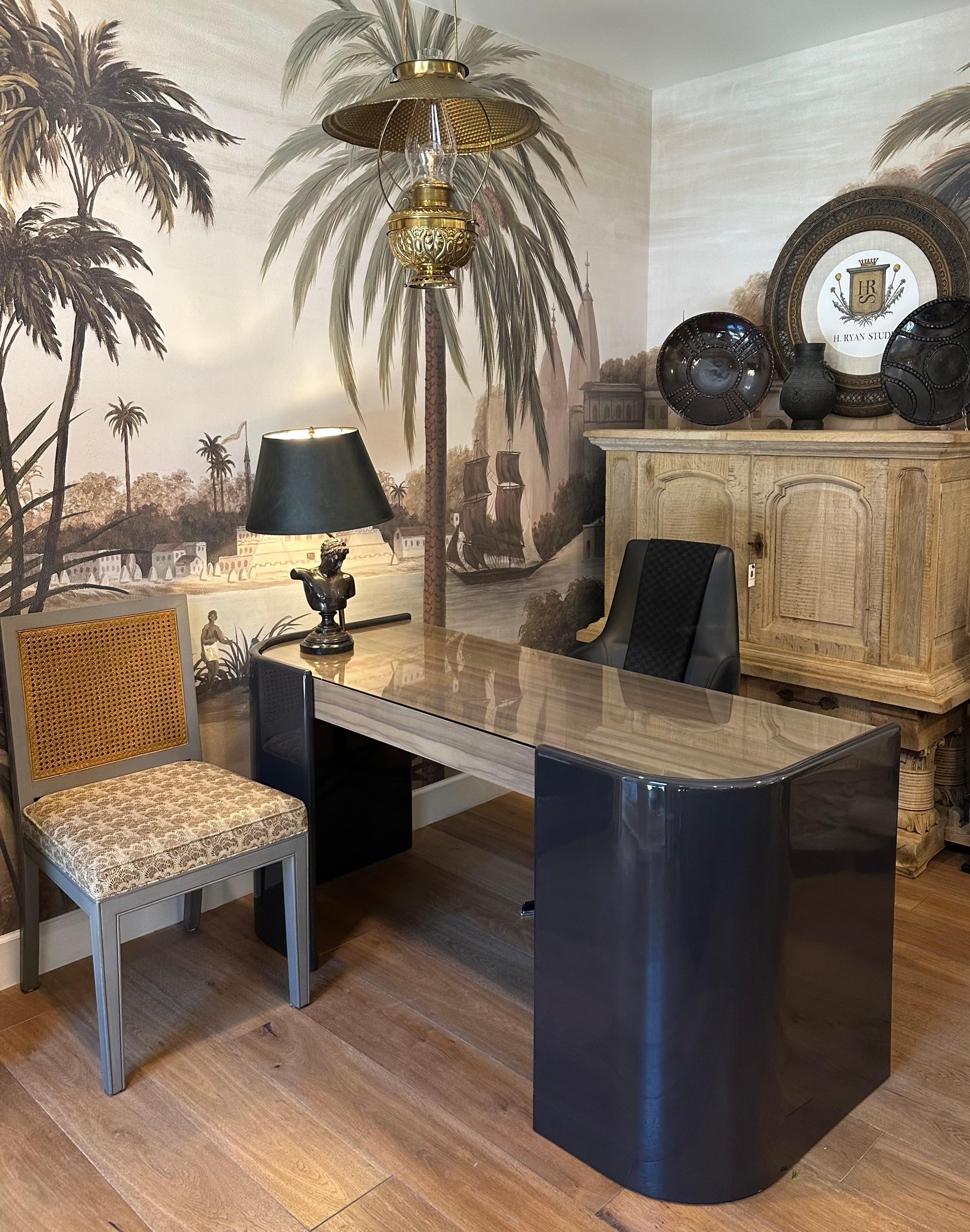 Juego de 4 sillas de comedor personalizadas únicas en su especie Siglo XXI y contemporáneo en venta