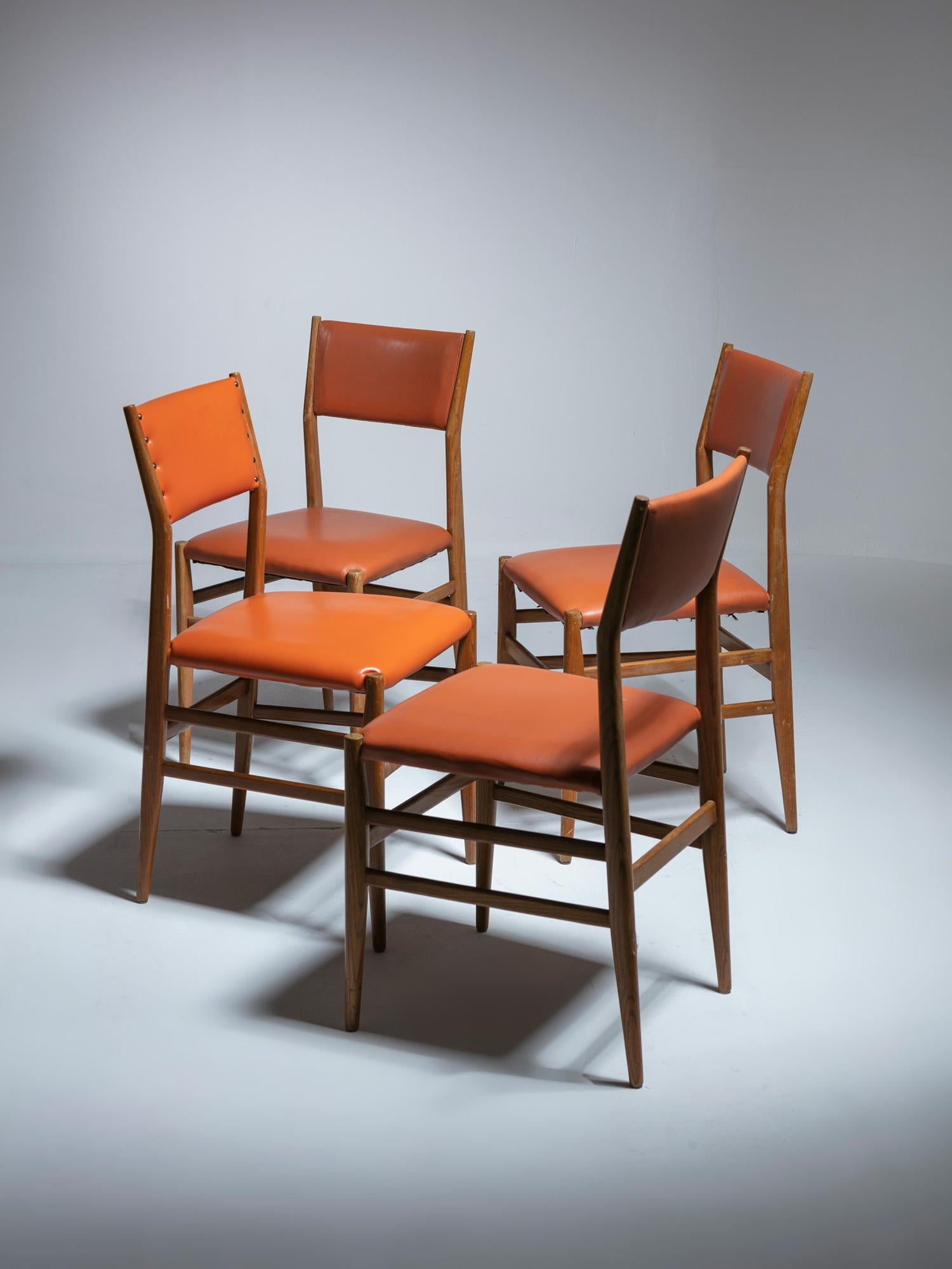 Satz von 4 orangefarbenen Lederstühlen „Leggera“ von Gio Ponti für Cassina, Italien, 1950er Jahre (Italienisch) im Angebot