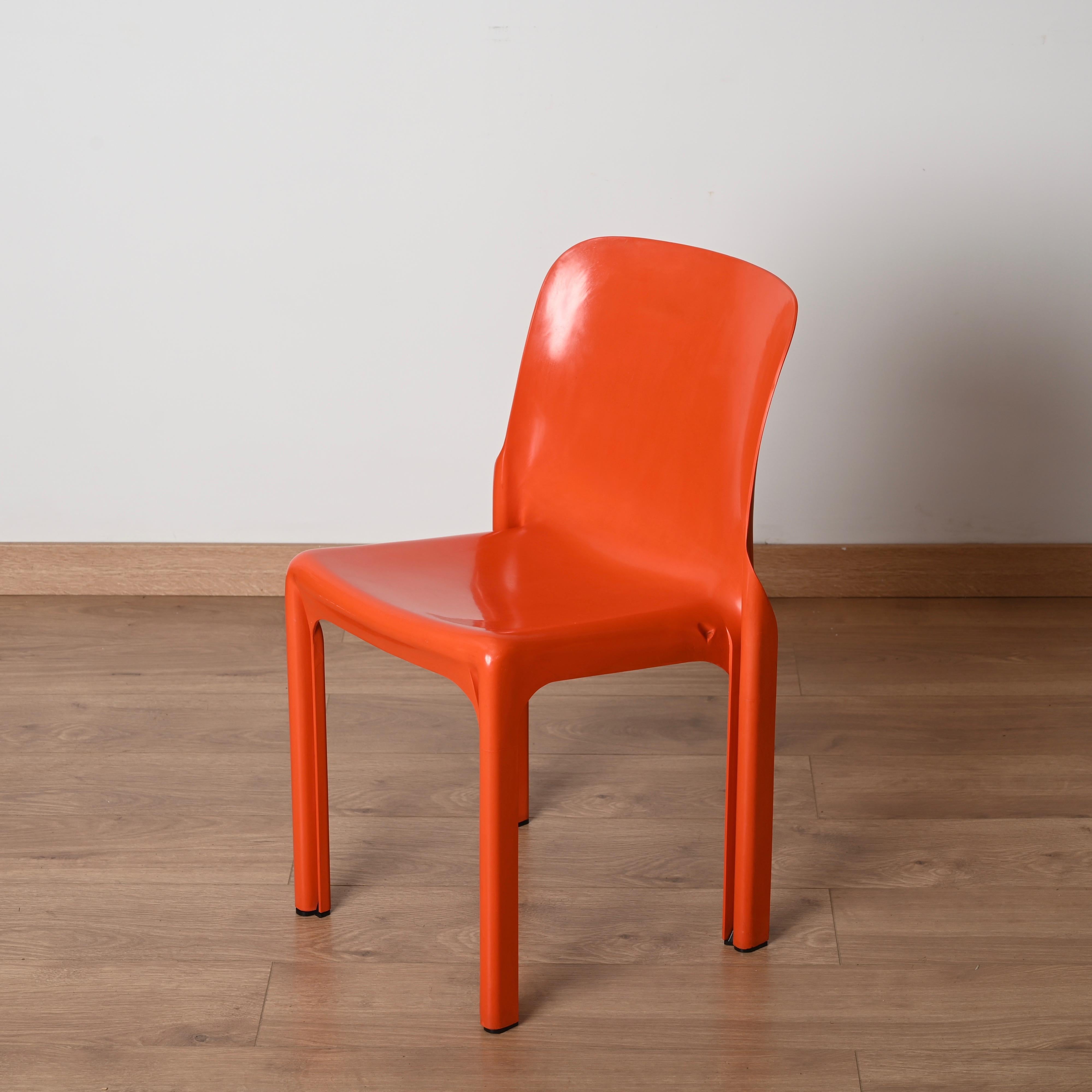 Set of 4 Orange Selene Chairs by Vico Magistretti for Artemide, Italy 1969 For Sale 4