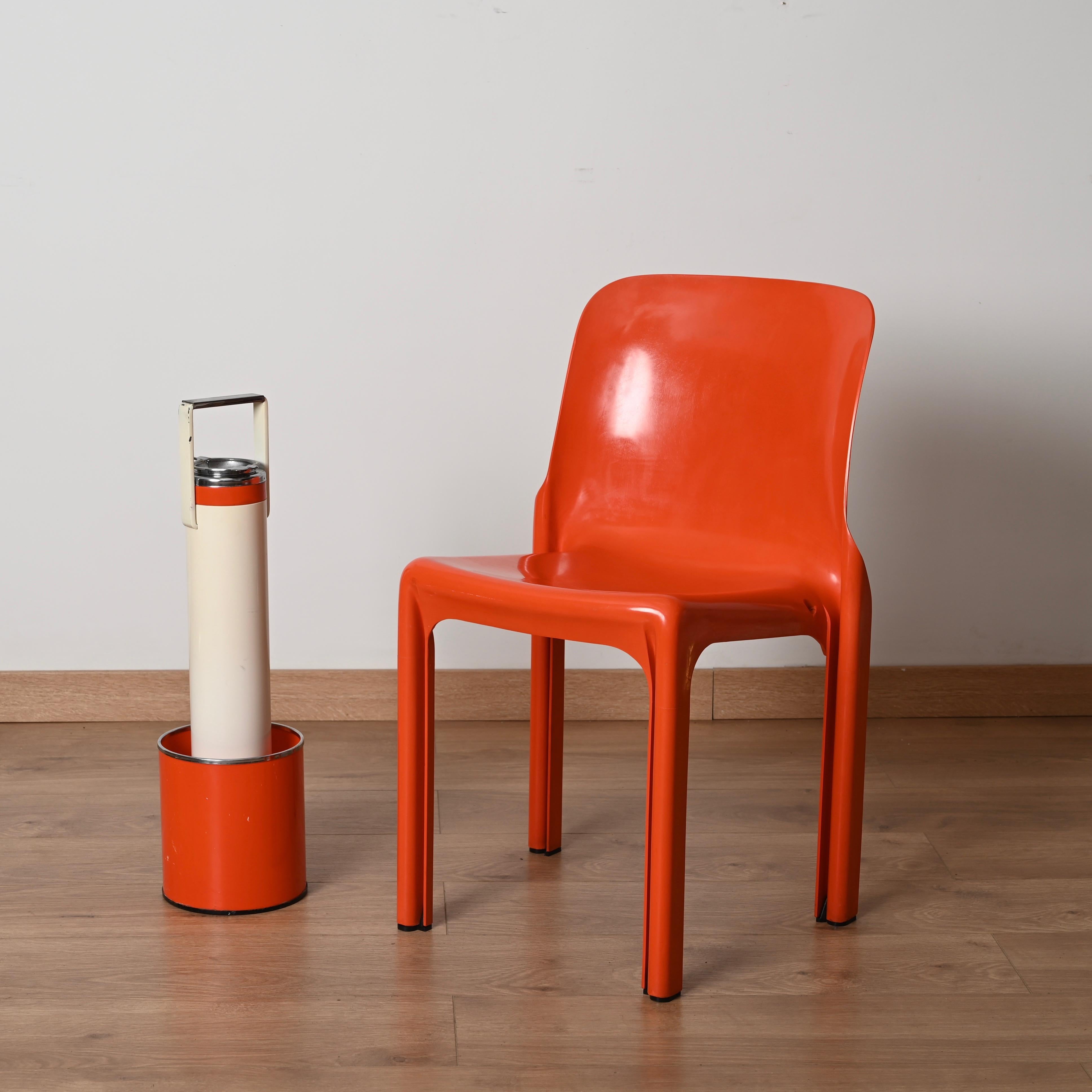 Set of 4 Orange Selene Chairs by Vico Magistretti for Artemide, Italy 1969 For Sale 12
