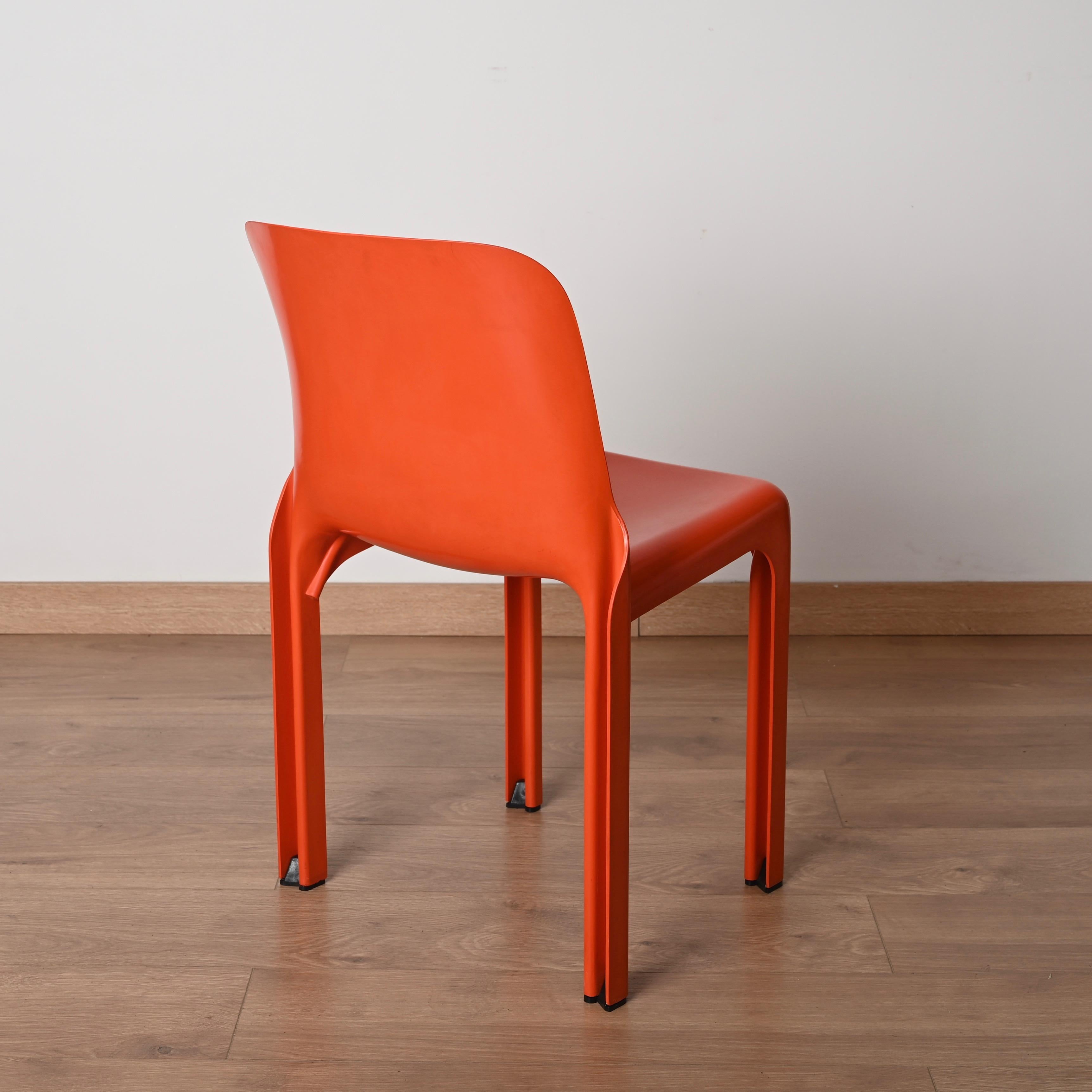 Set of 4 Orange Selene Chairs by Vico Magistretti for Artemide, Italy 1969 In Good Condition For Sale In Roma, IT