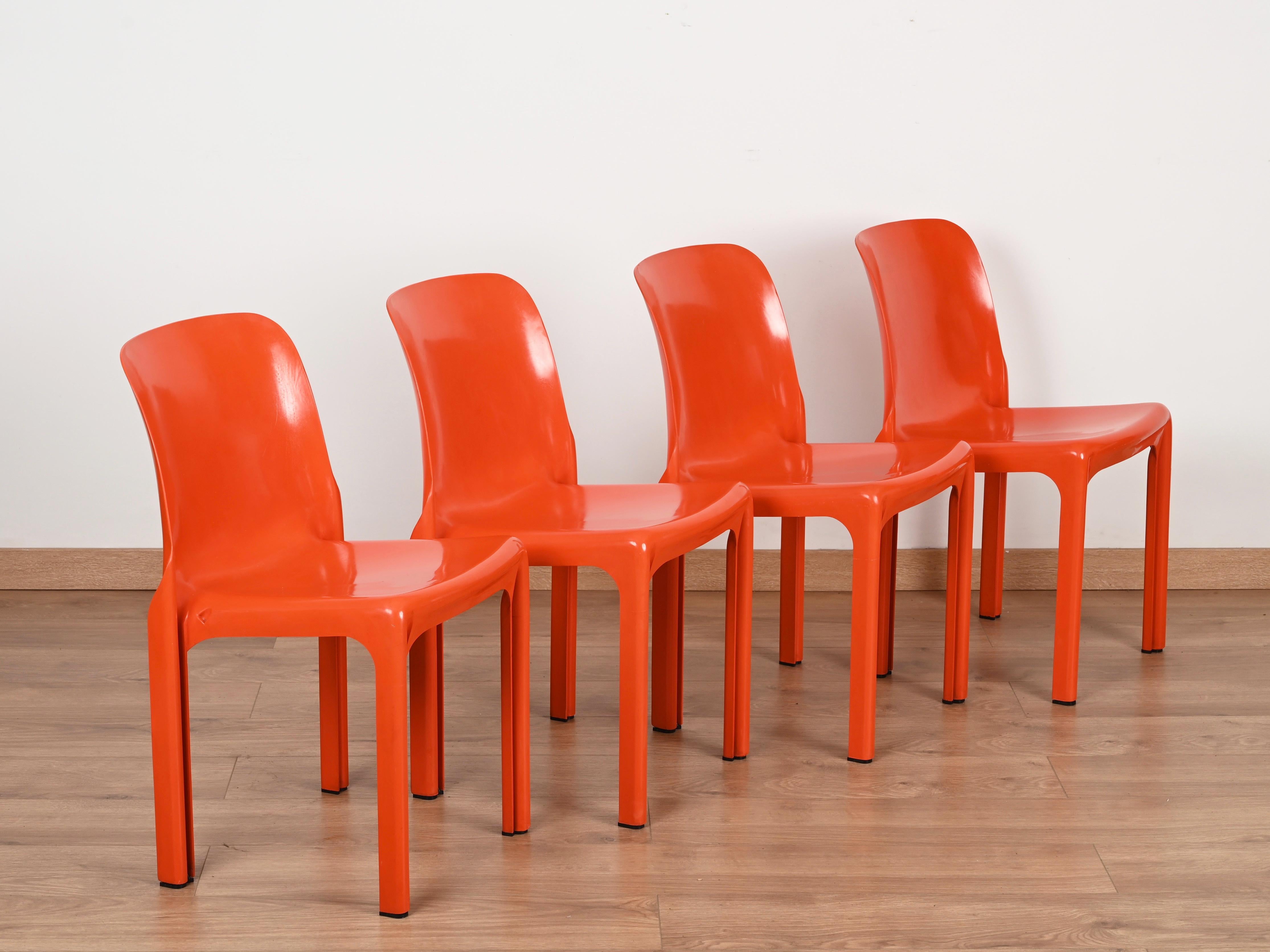 Set of 4 Orange Selene Chairs by Vico Magistretti for Artemide, Italy 1969 For Sale 1