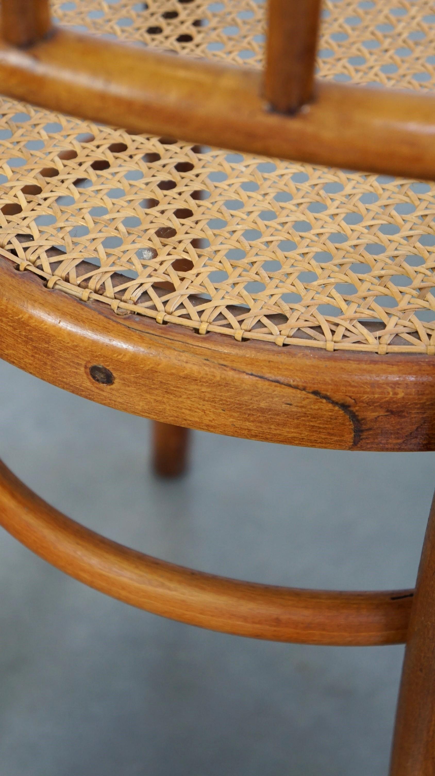 Set of 4 original and antique Thonet bistro chairs with a fantastic look For Sale 8