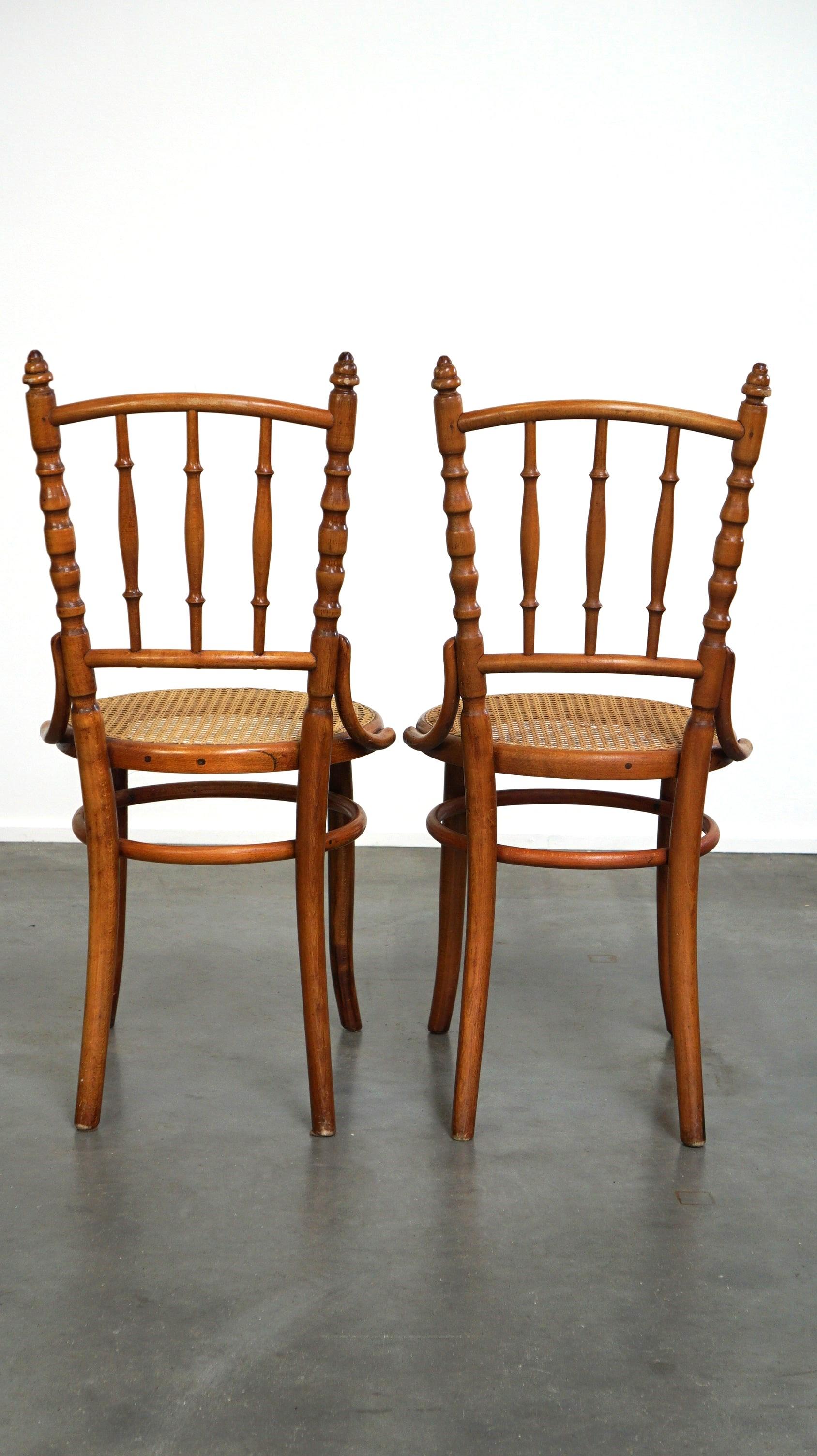 Hand-Crafted Set of 4 original and antique Thonet bistro chairs with a fantastic look For Sale