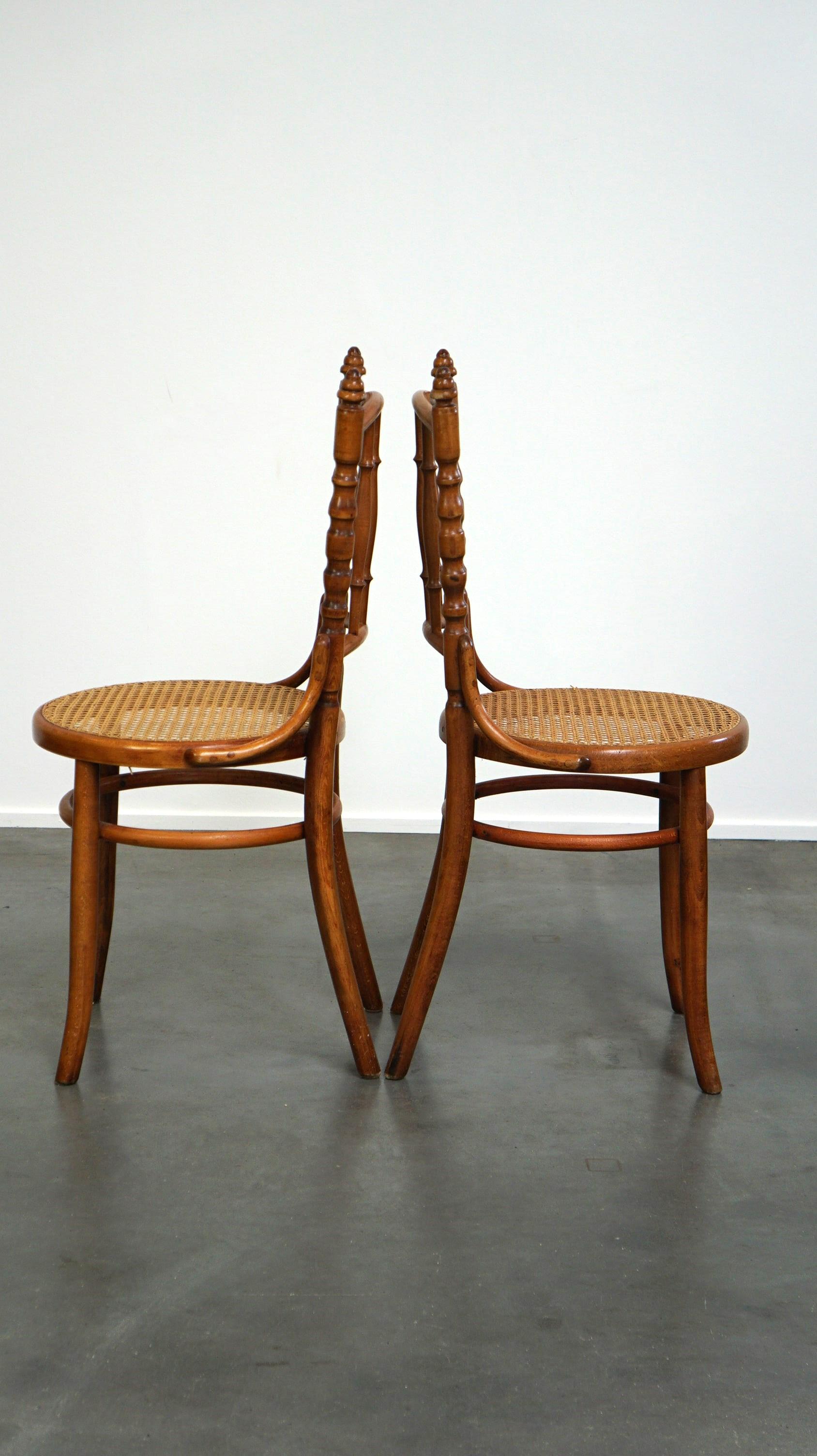 Set of 4 original and antique Thonet bistro chairs with a fantastic look In Good Condition For Sale In Harderwijk, NL