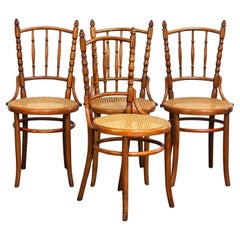 Ensemble de 4 chaises de bar Thonet originales et anciennes au look fantastique