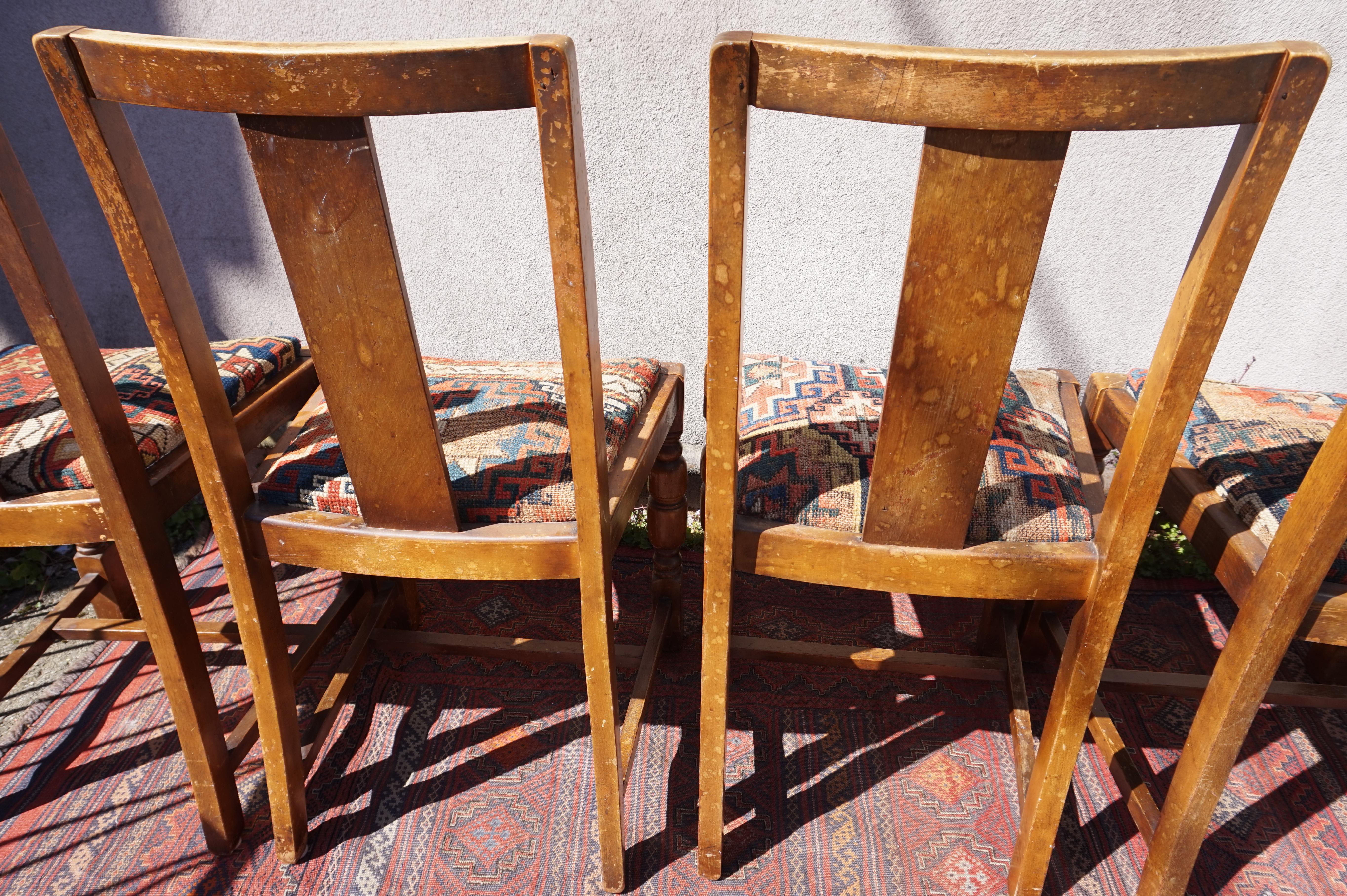 Set von 4 originalen Art-Déco-Stühlen und handgeknüpften antiken Kaukasus-Teppichsitzen im Angebot 5