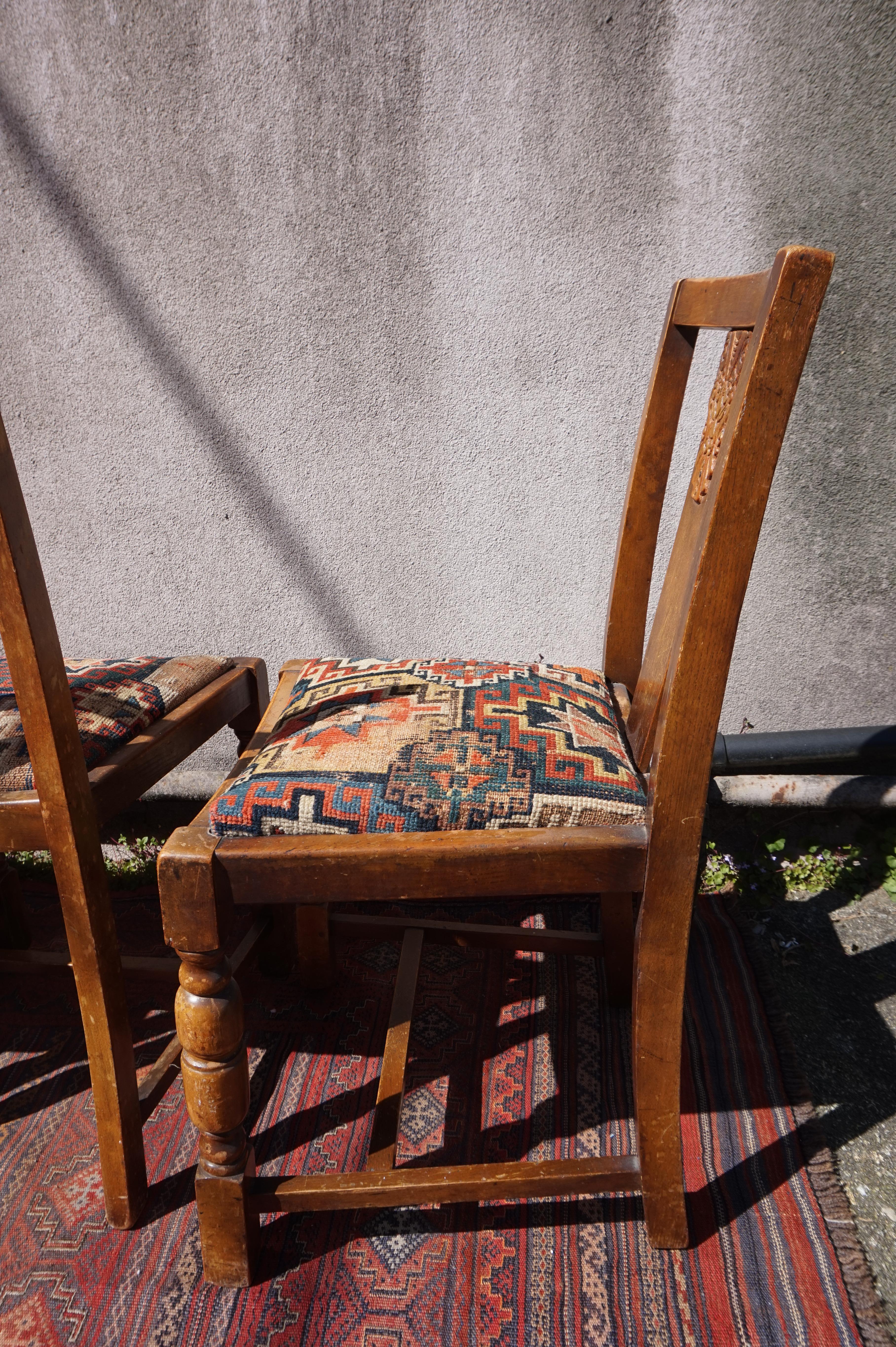 Set von 4 originalen Art-Déco-Stühlen und handgeknüpften antiken Kaukasus-Teppichsitzen im Angebot 7
