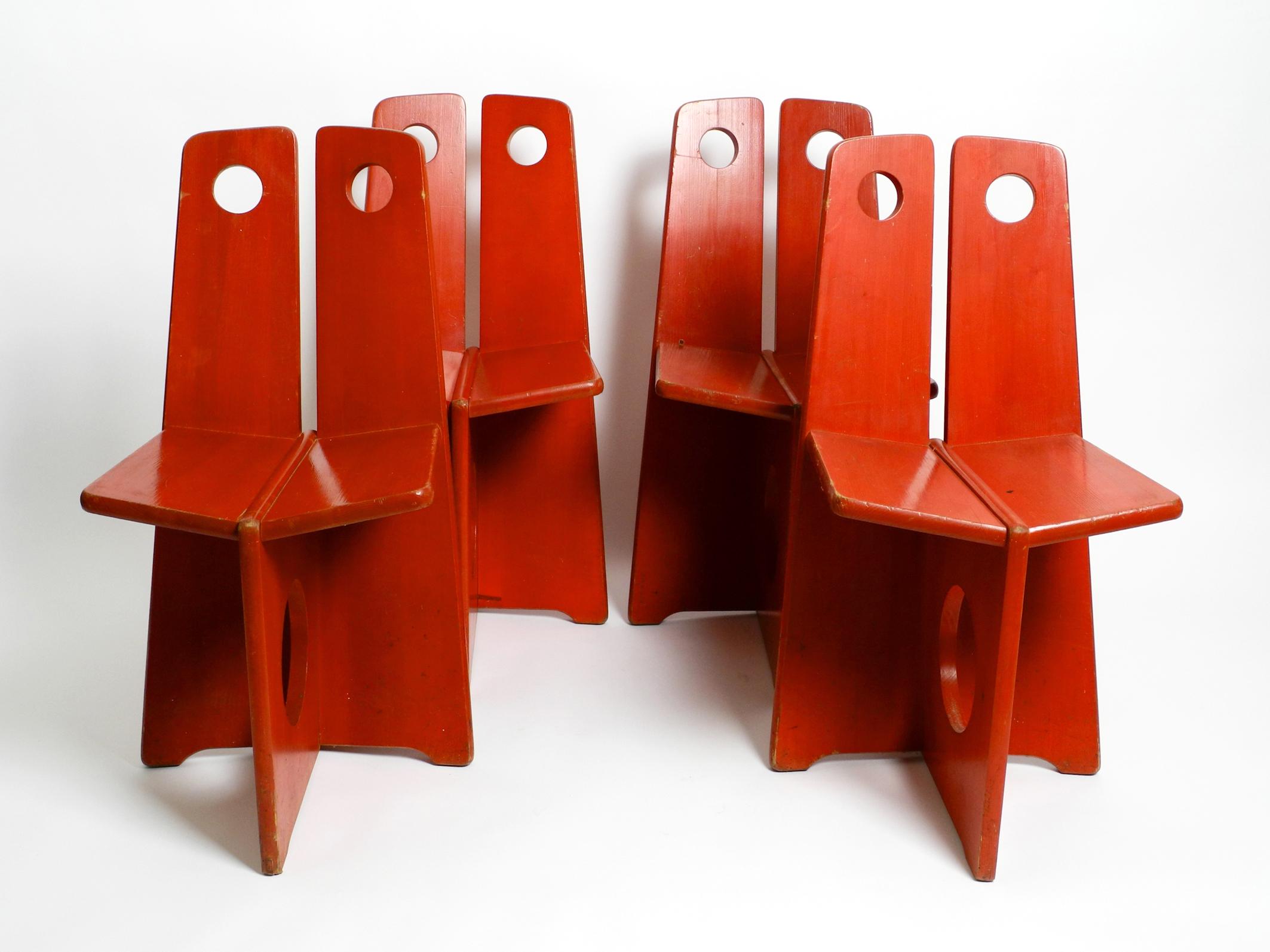 Set of 4 original pine chairs stained in red, designed by Gilbert Marklund for Furusnickarn AB.
Manufactured in Sweden in the 1970s.
Beautiful Scandinavian design classics. Solidly built and very comfortable.
Good original condition with signs of