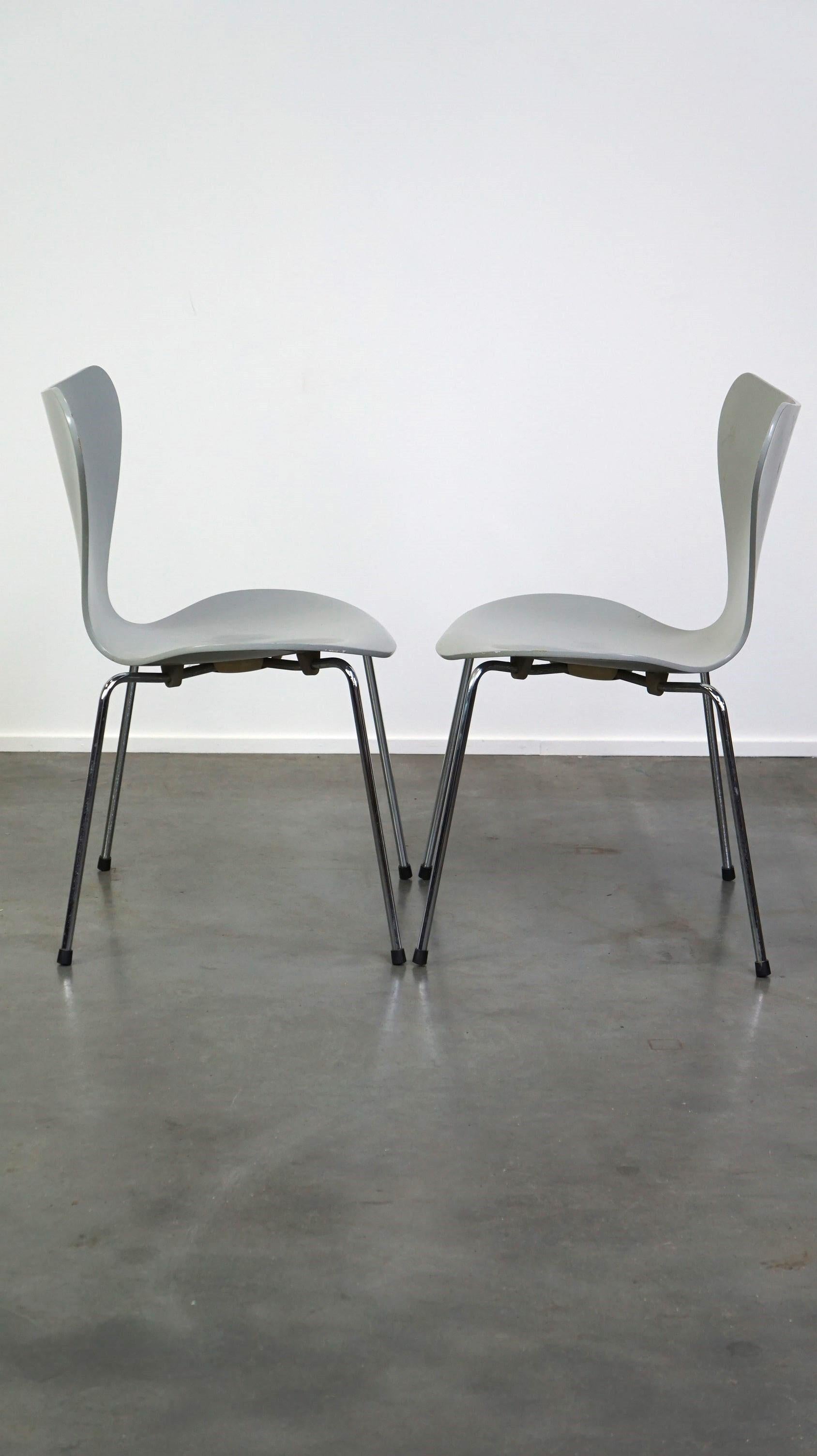 Chrome Ensemble de 4 chaises papillon Fritz Hansen grises originales de 1984, design danois en vente