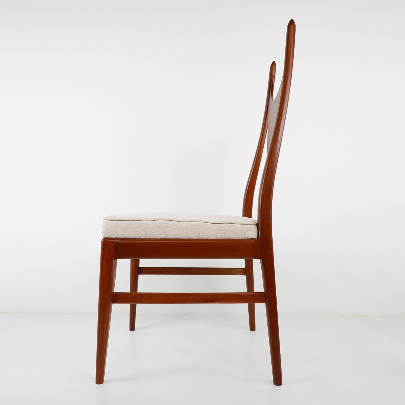 Satz von 4 originalen mexikanischen Stühlen aus der Mitte des Jahrhunderts, entworfen von Eugenio Escudero (Moderne der Mitte des Jahrhunderts) im Angebot