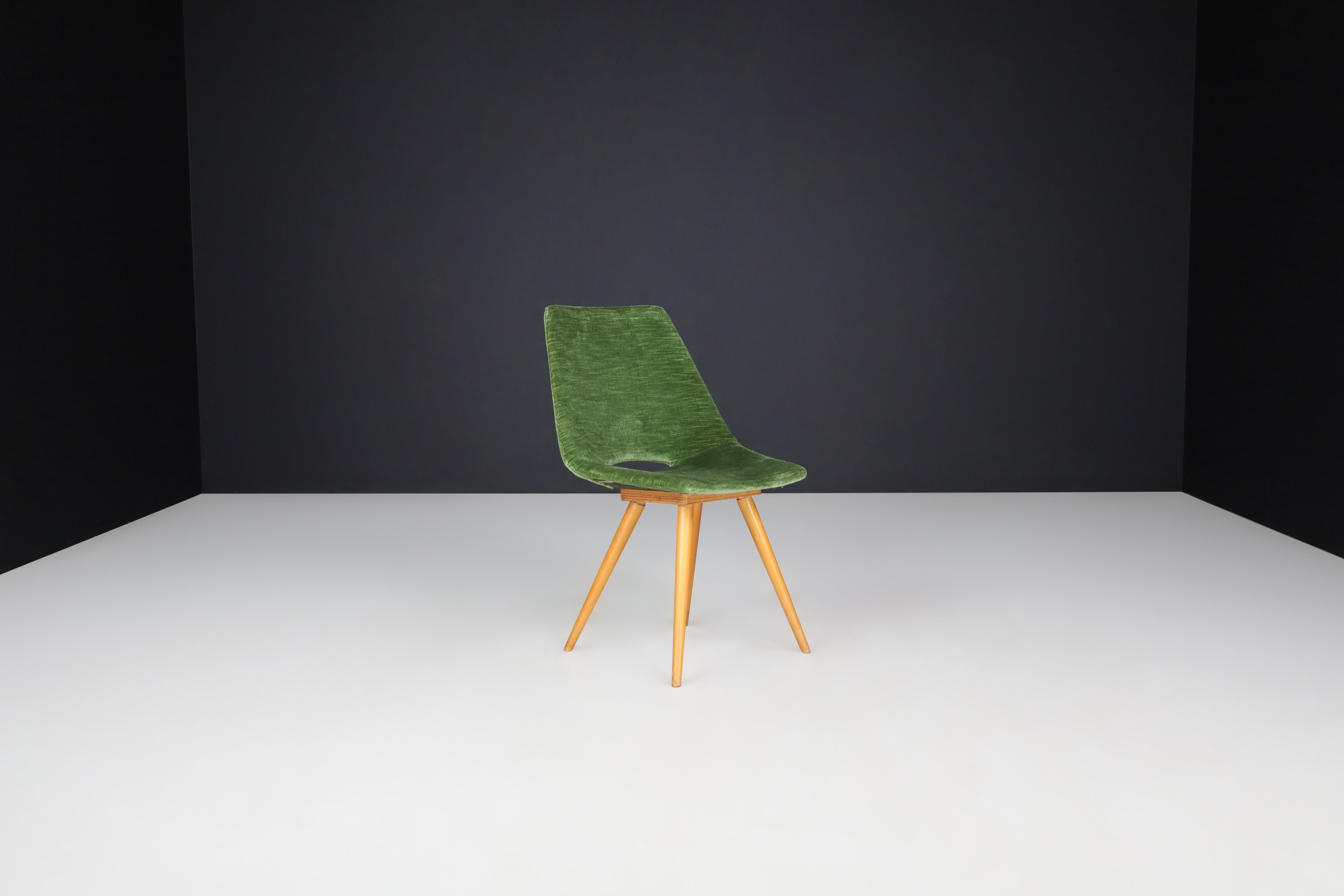 Tissu d'ameublement Ensemble de 4 chaises de salle à manger originales Thonet en velours vert, années 1950 en vente