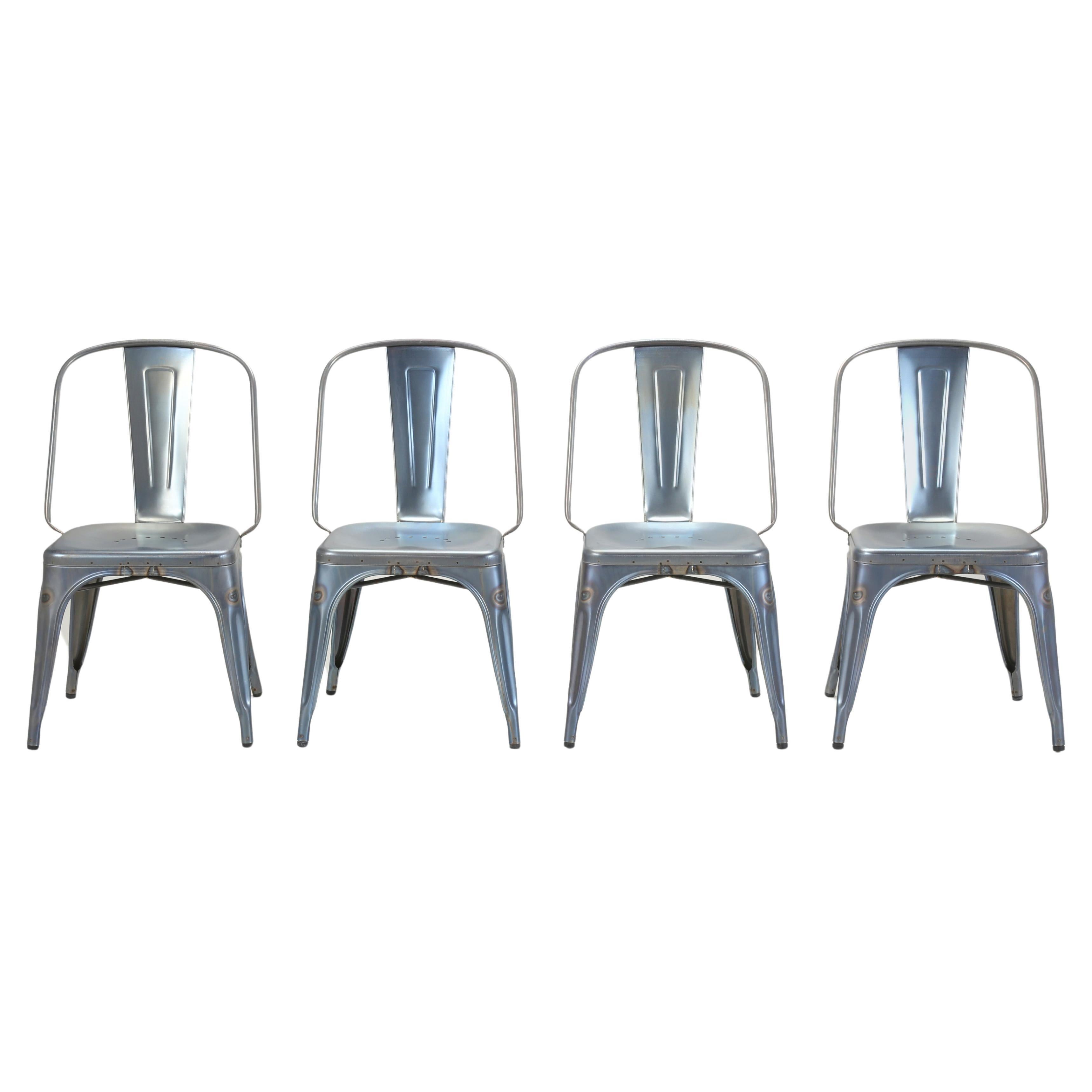 Ensemble d'origine de 4 chaises de style large Tolix bleu-gris brut soudées AC Plus disponibles