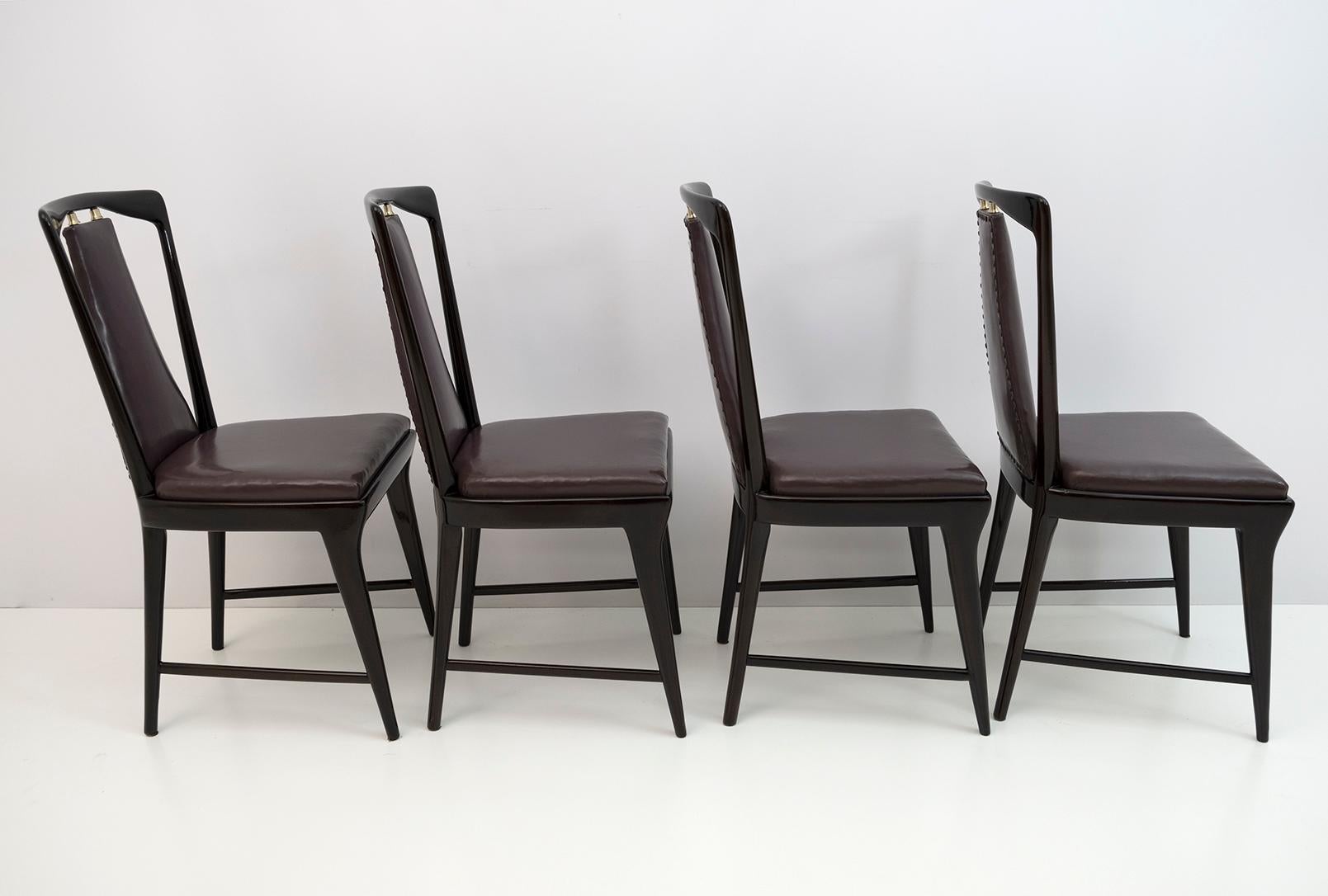 Set of 4 Osvaldo Borsani Mid-Century Modern Italian Leather Dinning Chairs, 50s In Good Condition In Puglia, Puglia